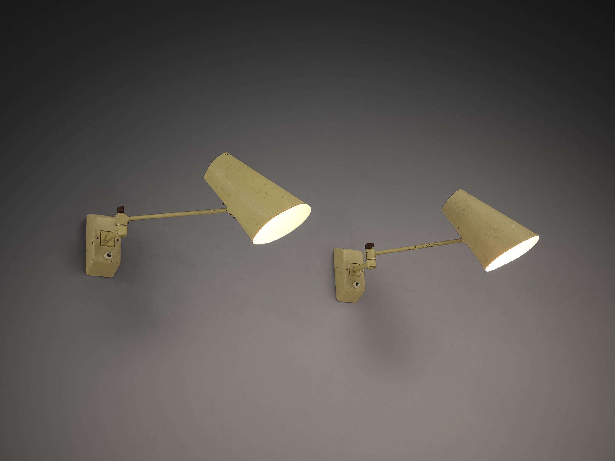 Wall lights in Pale Yellow Lacquered Metal Lighting Morentz