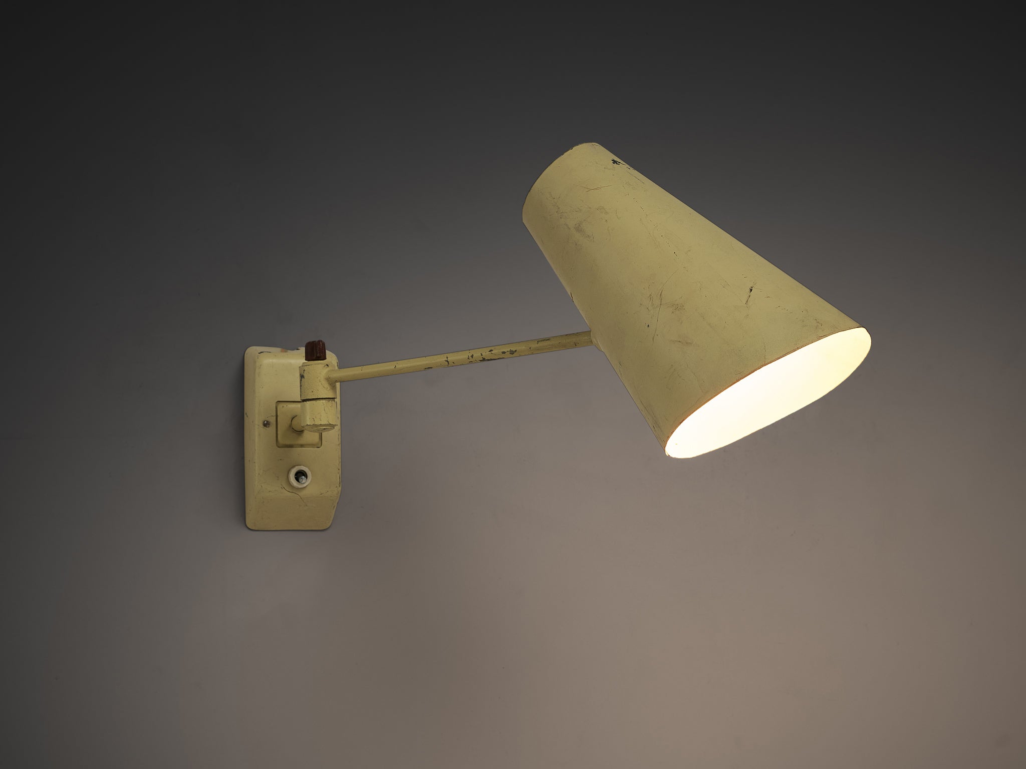 Wall lights in Pale Yellow Lacquered Metal Lighting Morentz