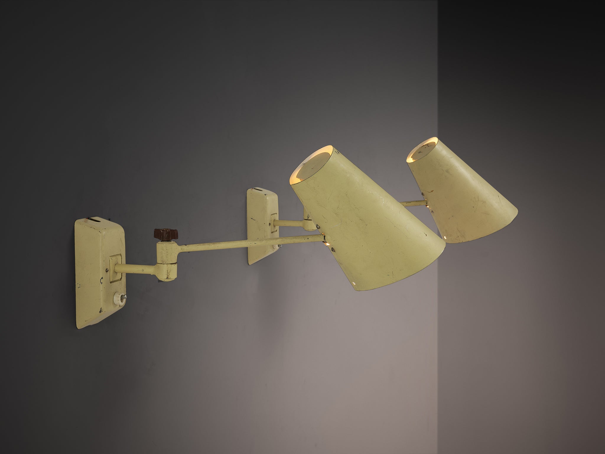 Wall lights in Pale Yellow Lacquered Metal Lighting Morentz