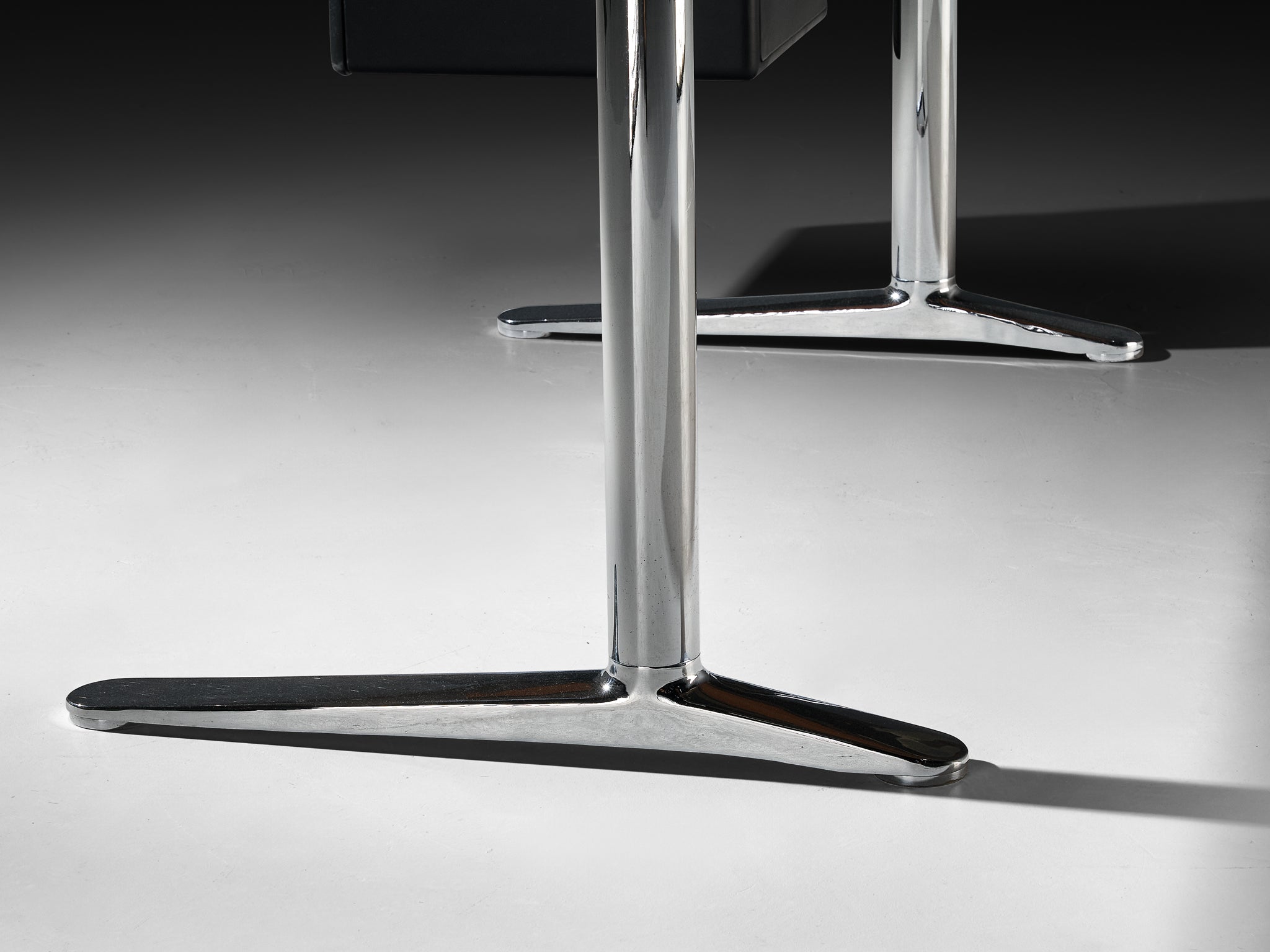 Warren Platner for Knoll Writing Desk in Oak and Black Leather Tables Morentz