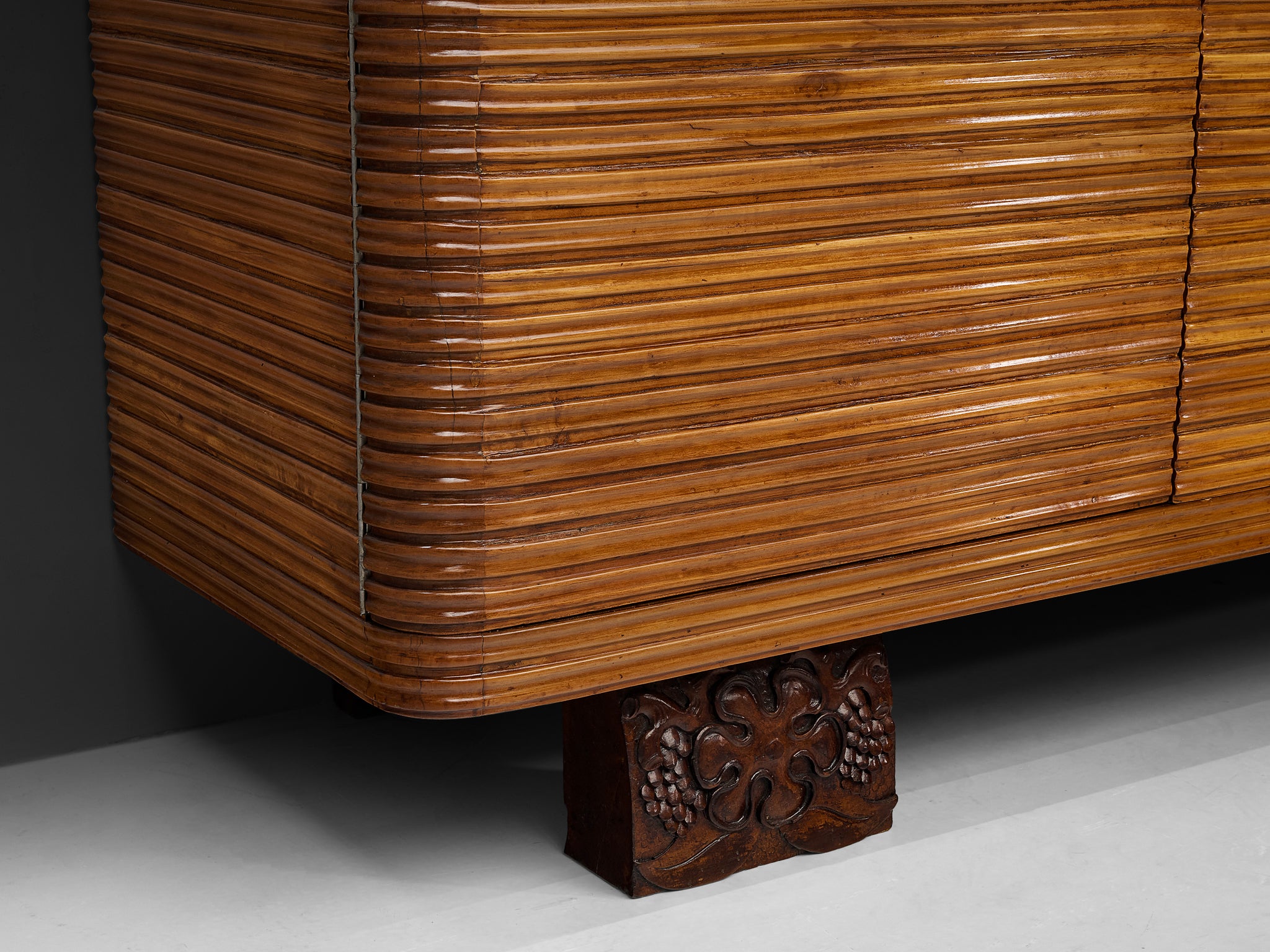 Osvaldo Borsani for Arredamenti Borsani Varedo Highboard in Cherry Case pieces and storage cabinets Morentz