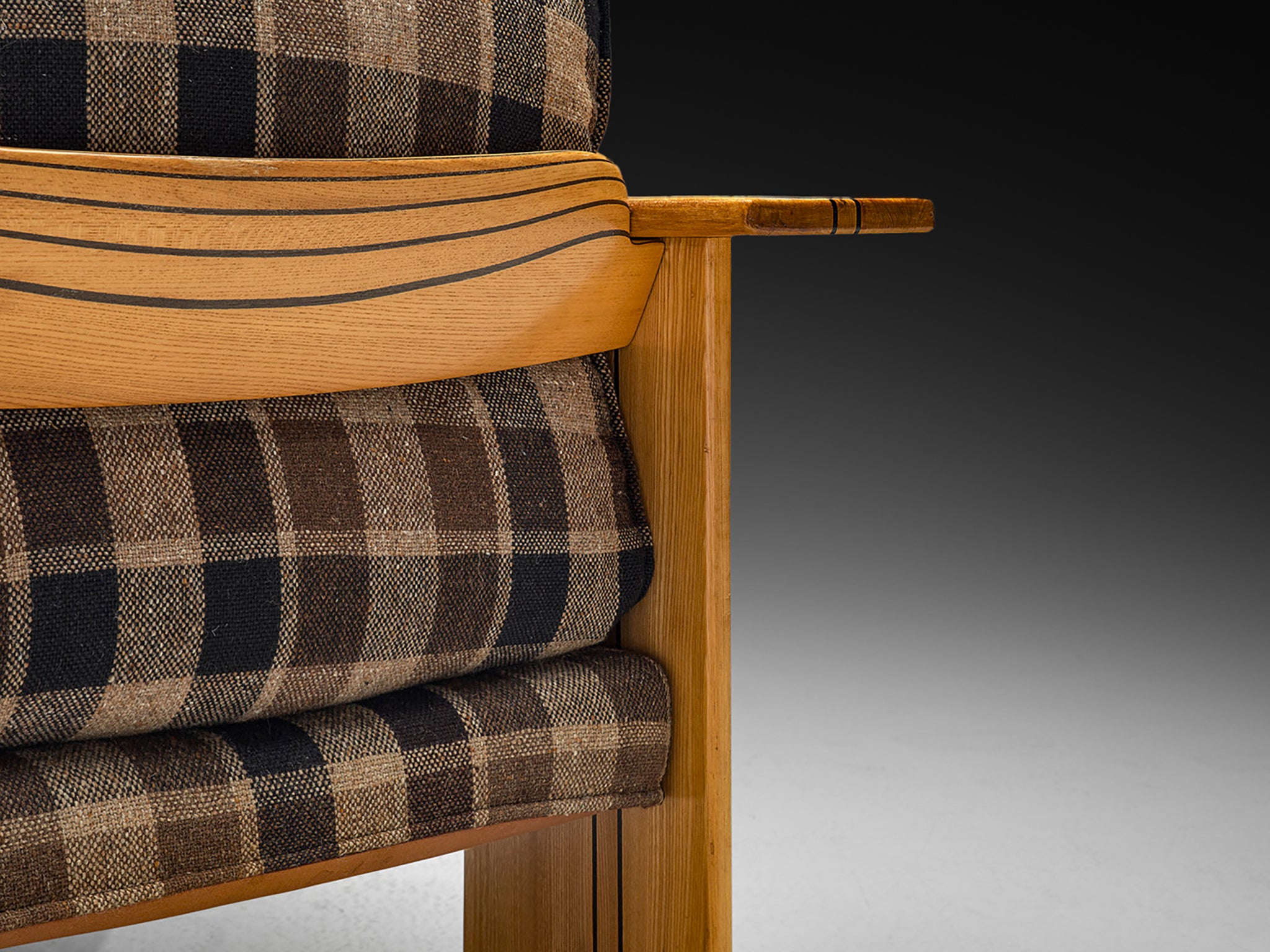 Afra & Tobia Scarpa Pair of 'Artona' Lounge Chairs in Elm and Checkered Fabric Seating Morentz