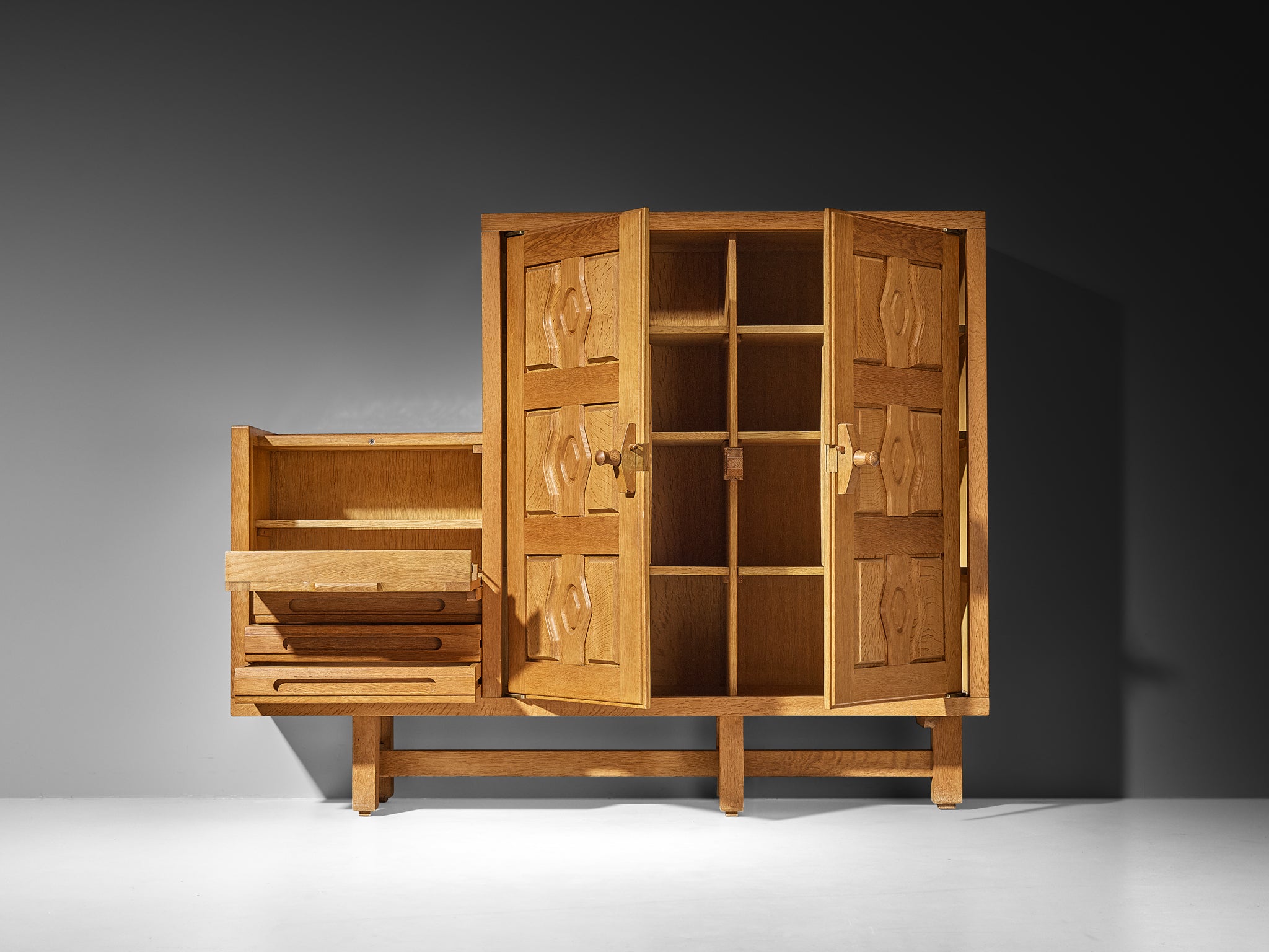 Guillerme & Chambron Cabinet 'Thierry' in Solid Oak Case pieces and storage cabinets Morentz