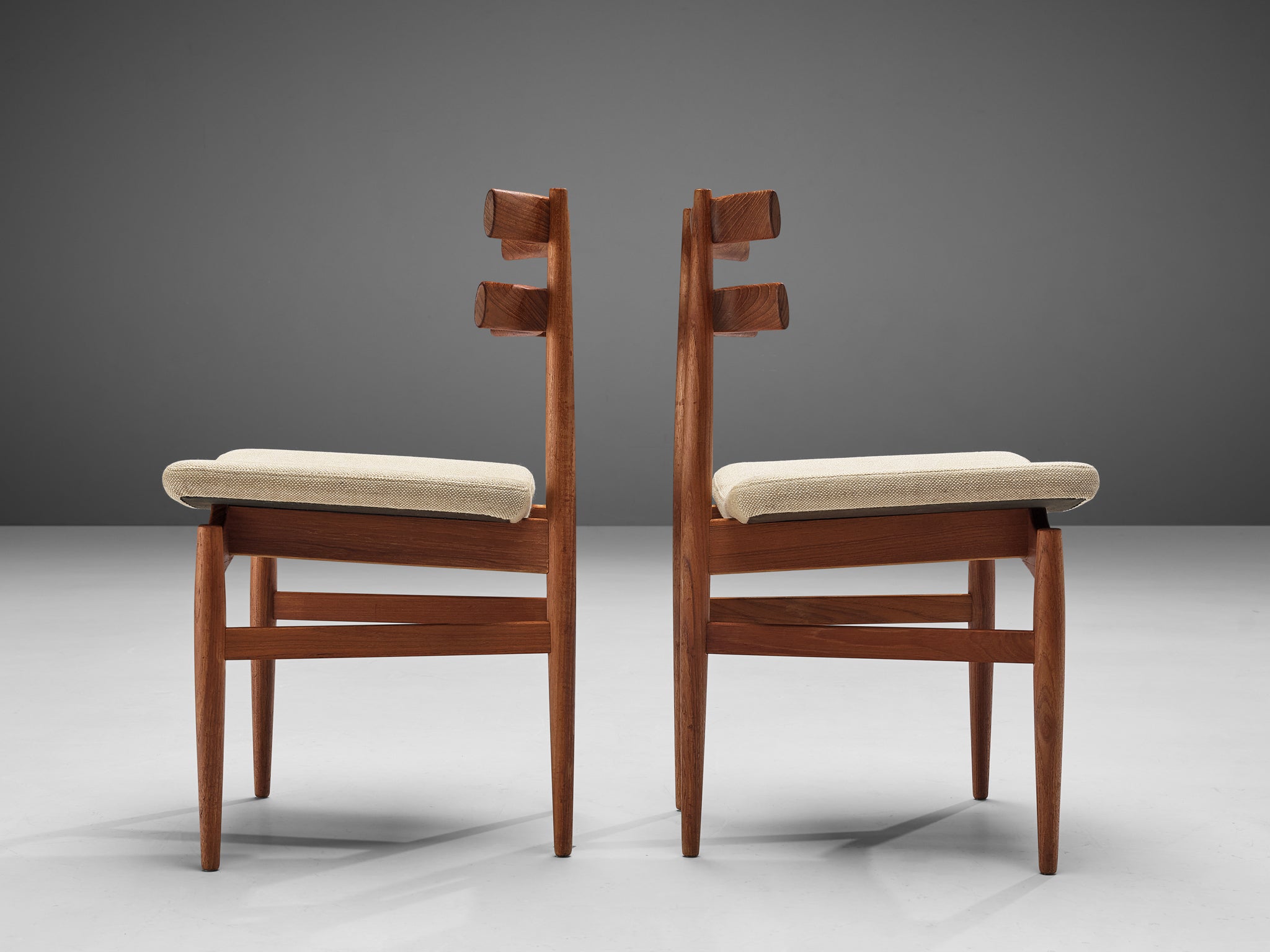 Poul Hundevad Pair of Dining Chairs in Teak Seating Morentz
