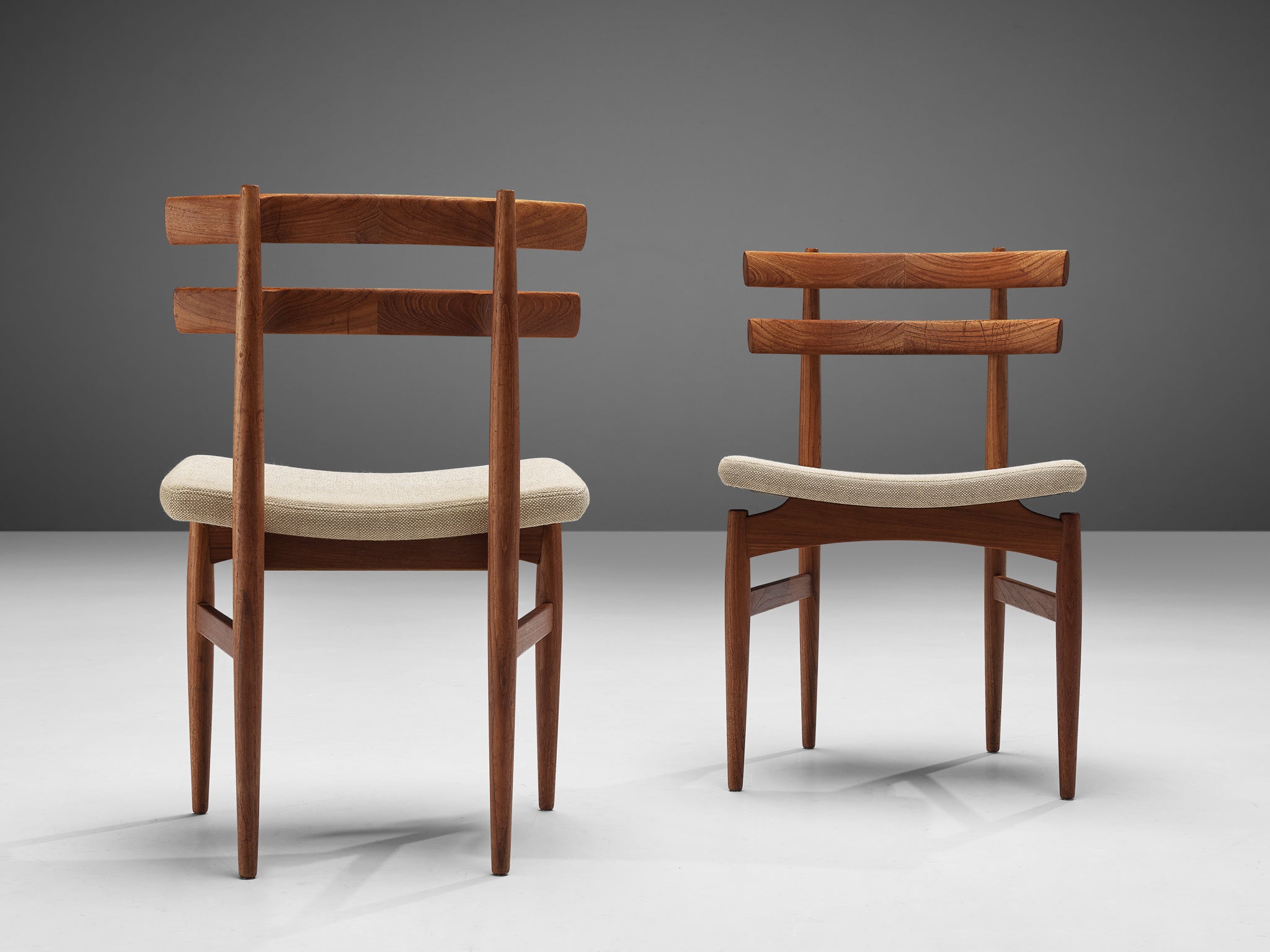 Poul Hundevad Pair of Dining Chairs in Teak Seating Morentz