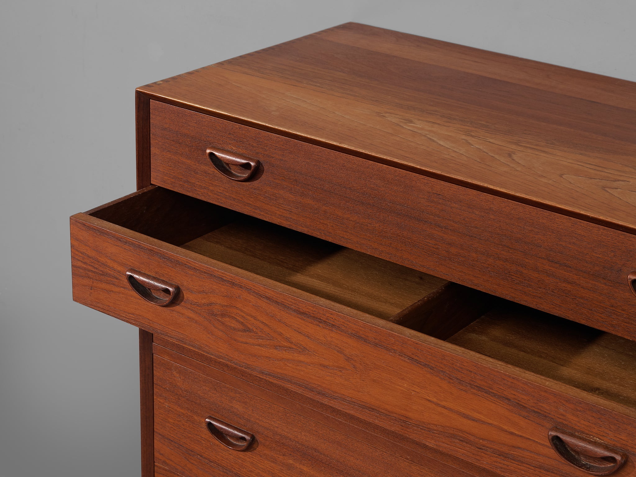 Hvidt & Mølgaard Nielsen for Søborg Møbelfabrik Chest of Drawers in Teak case pieces and storage cabinets Morentz