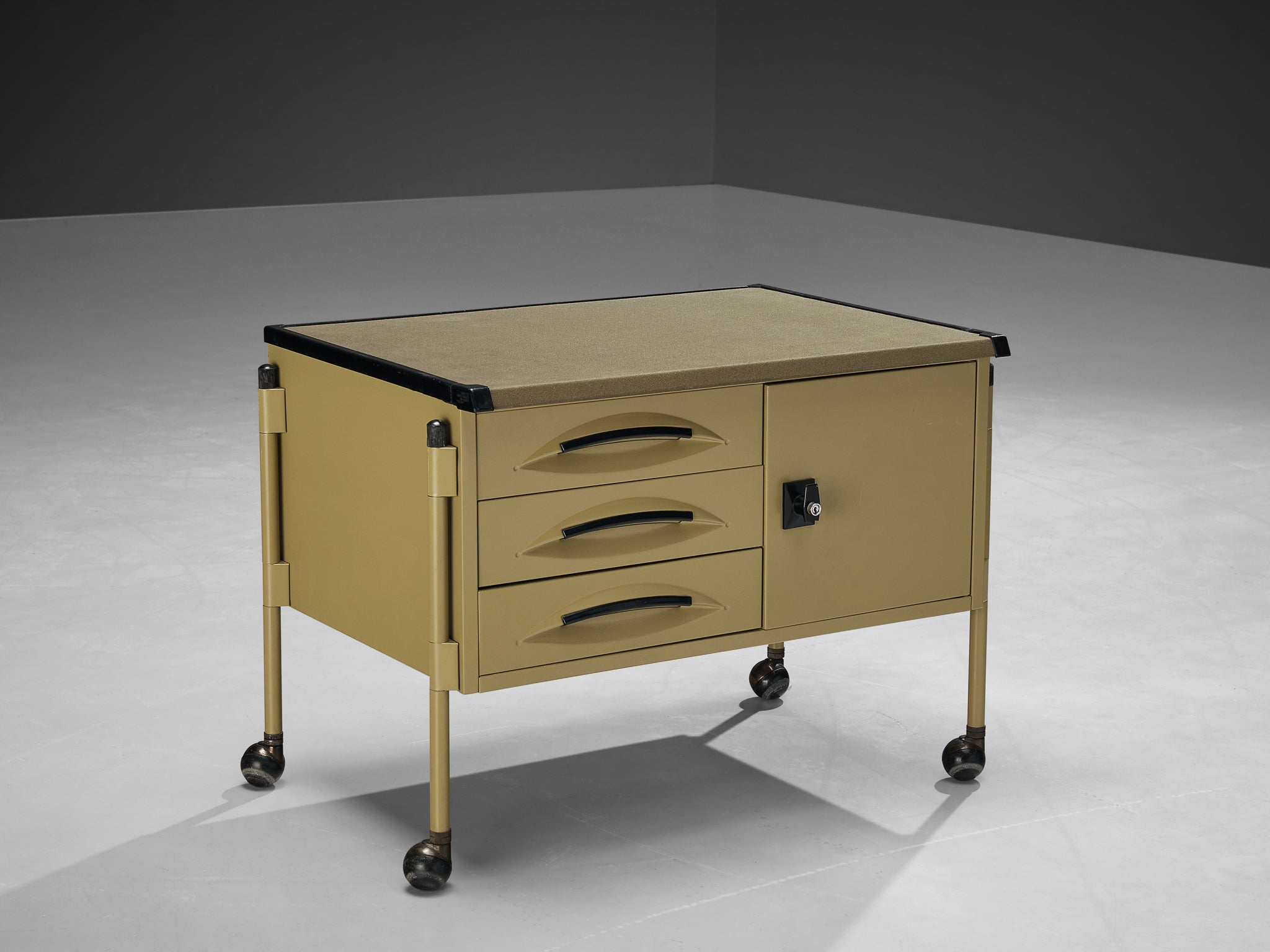 Studio BBPR for Olivetti ‘Spazio’ Cabinet case pieces and storage cabinets Morentz