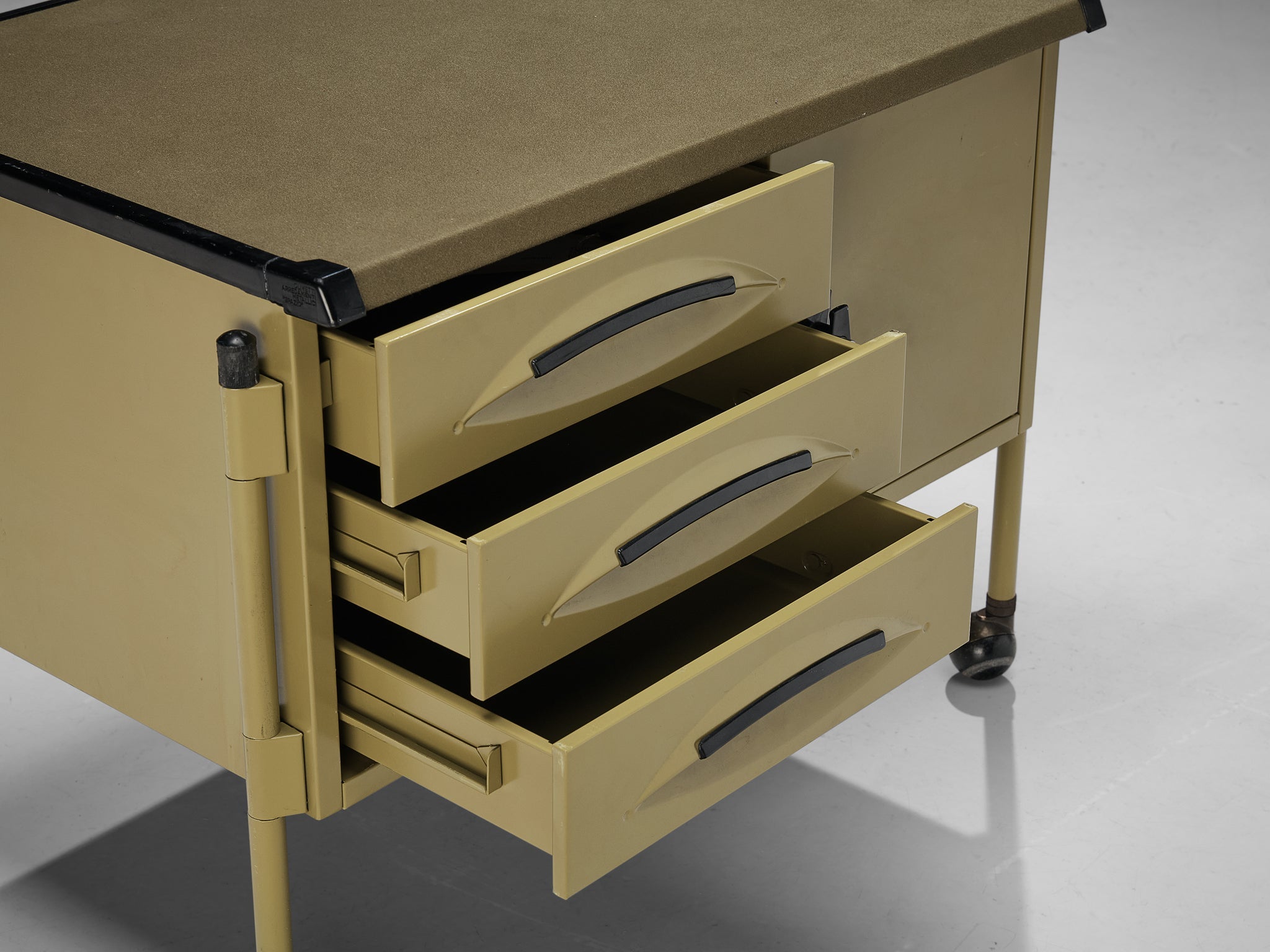 Studio BBPR for Olivetti ‘Spazio’ Cabinet case pieces and storage cabinets Morentz