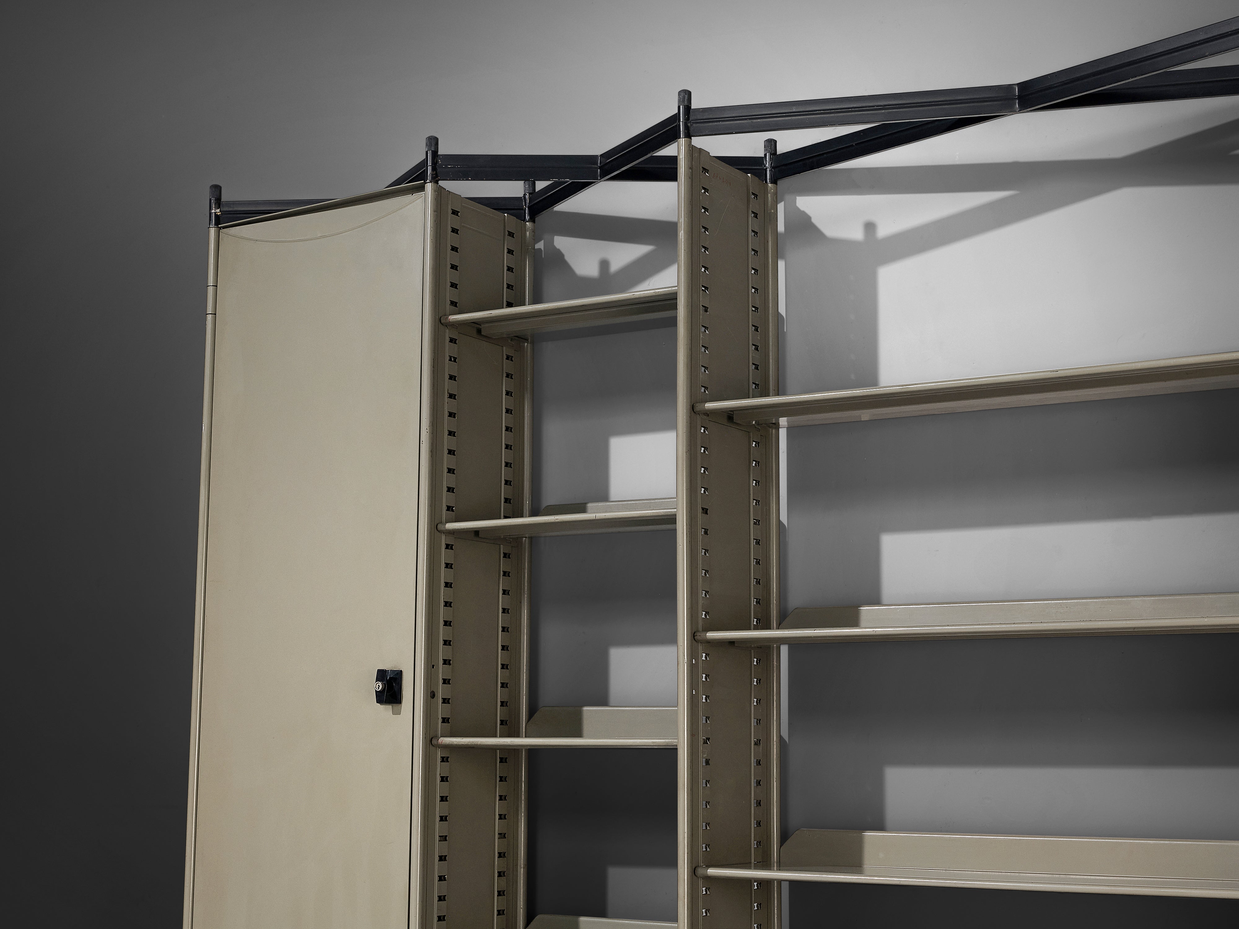 Studio BBPR for Olivetti 'Spazio' Shelving System in Steel Case pieces and storage cabinets Morentz