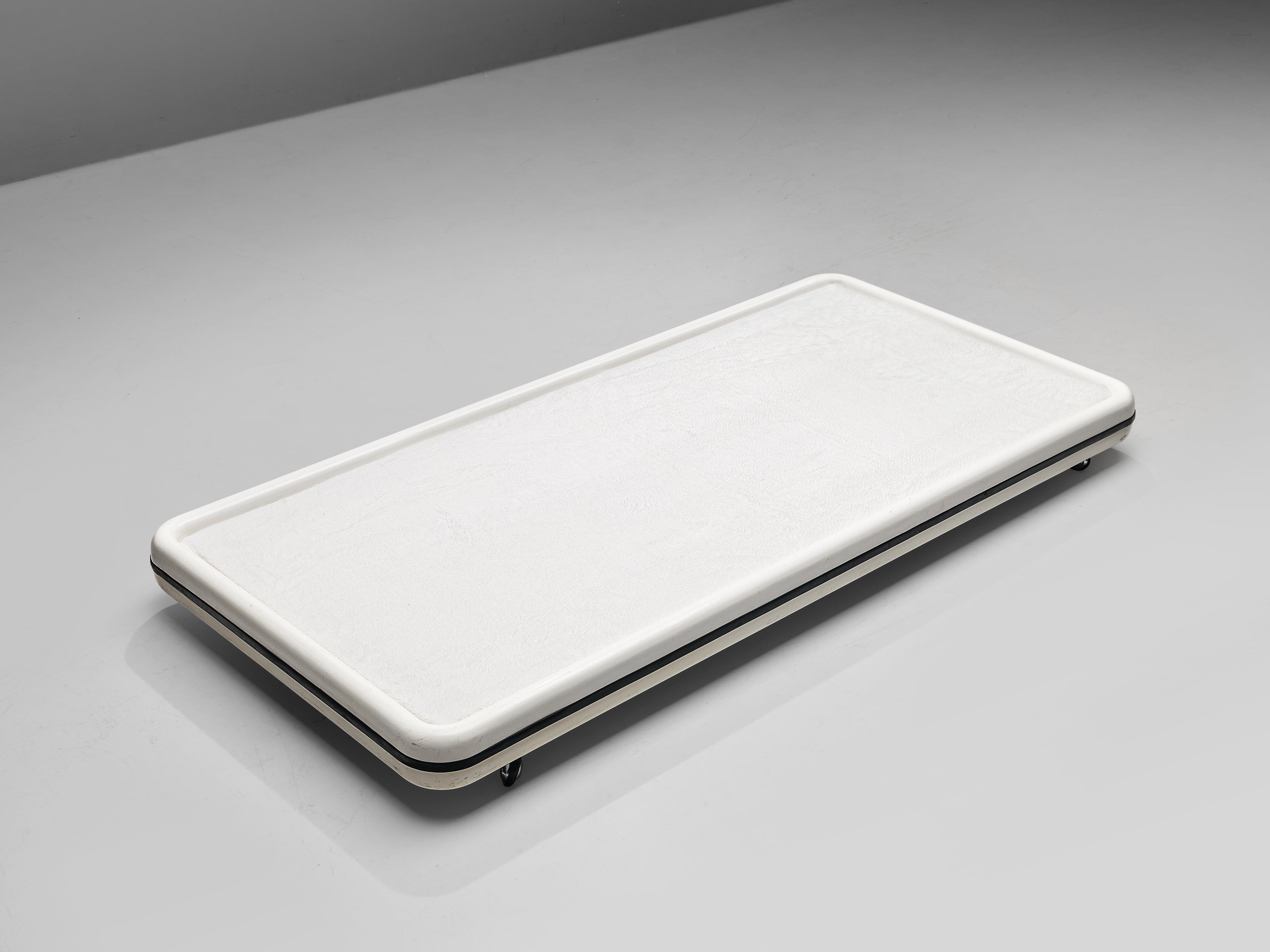 Marc Held for Prisunic France Daybed in Fiberglass seating Morentz