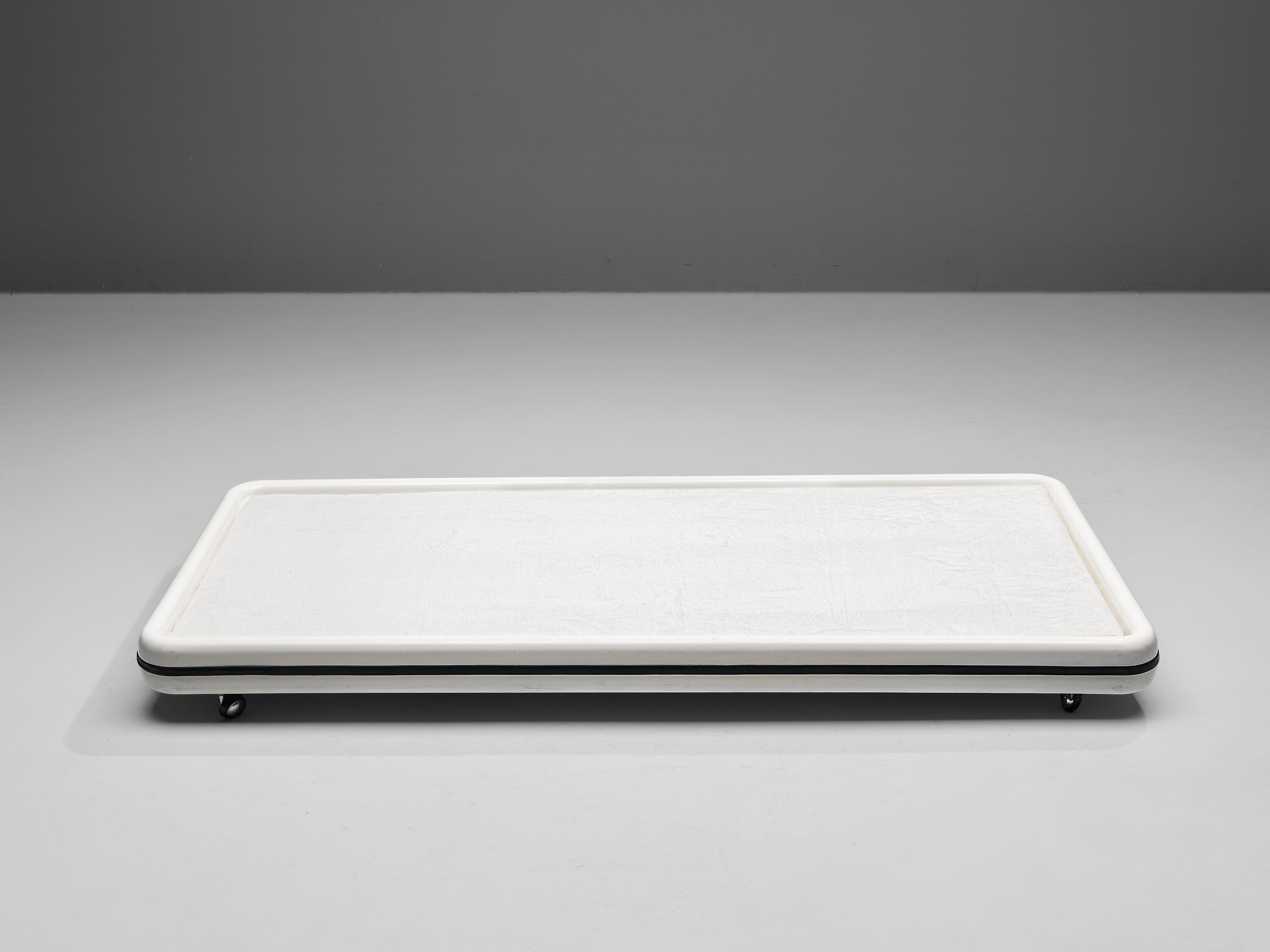 Marc Held for Prisunic France Daybed in Fiberglass seating Morentz