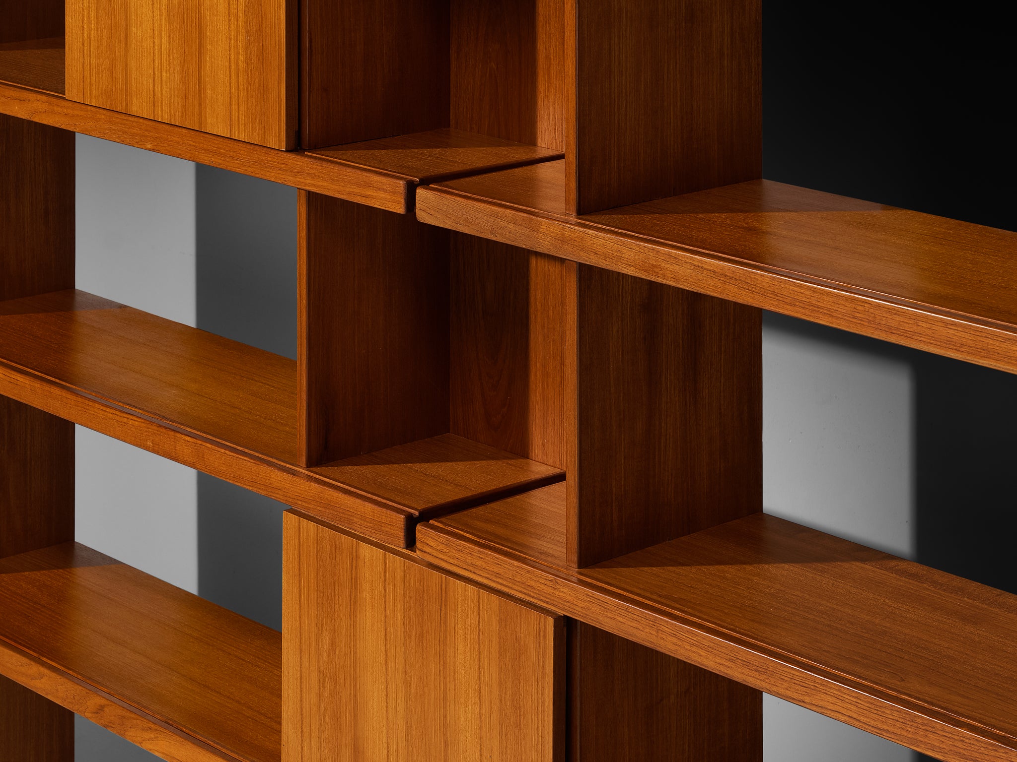 Ilmari Tapiovaara for La Permanente Mobili Cantù Bookcase in Teak and Walnut Case pieces and storage cabinets Morentz