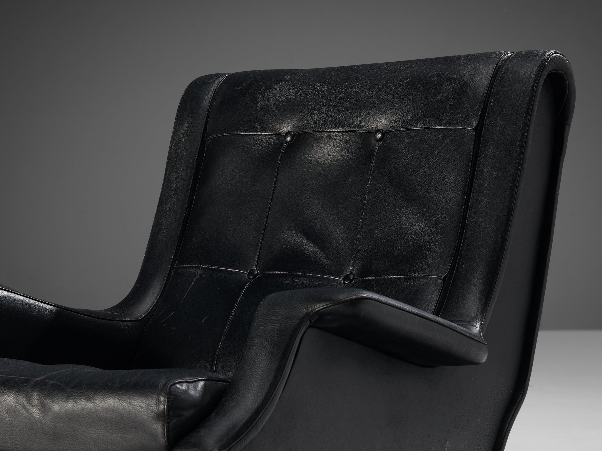 Marco Zanuso for Arflex Pair of Lounge Chairs in Black Leather seating Morentz