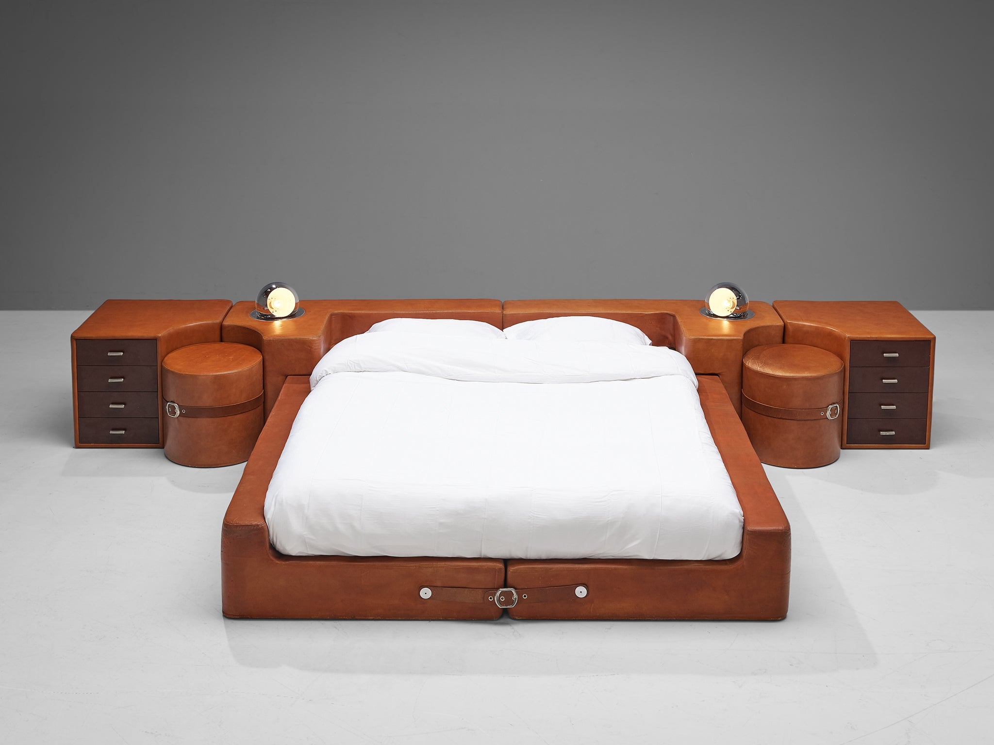 Guido Faleschini for Mariani Set of Queen Bed Nightstands and Stools in Leather more furniture and collectibles Morentz