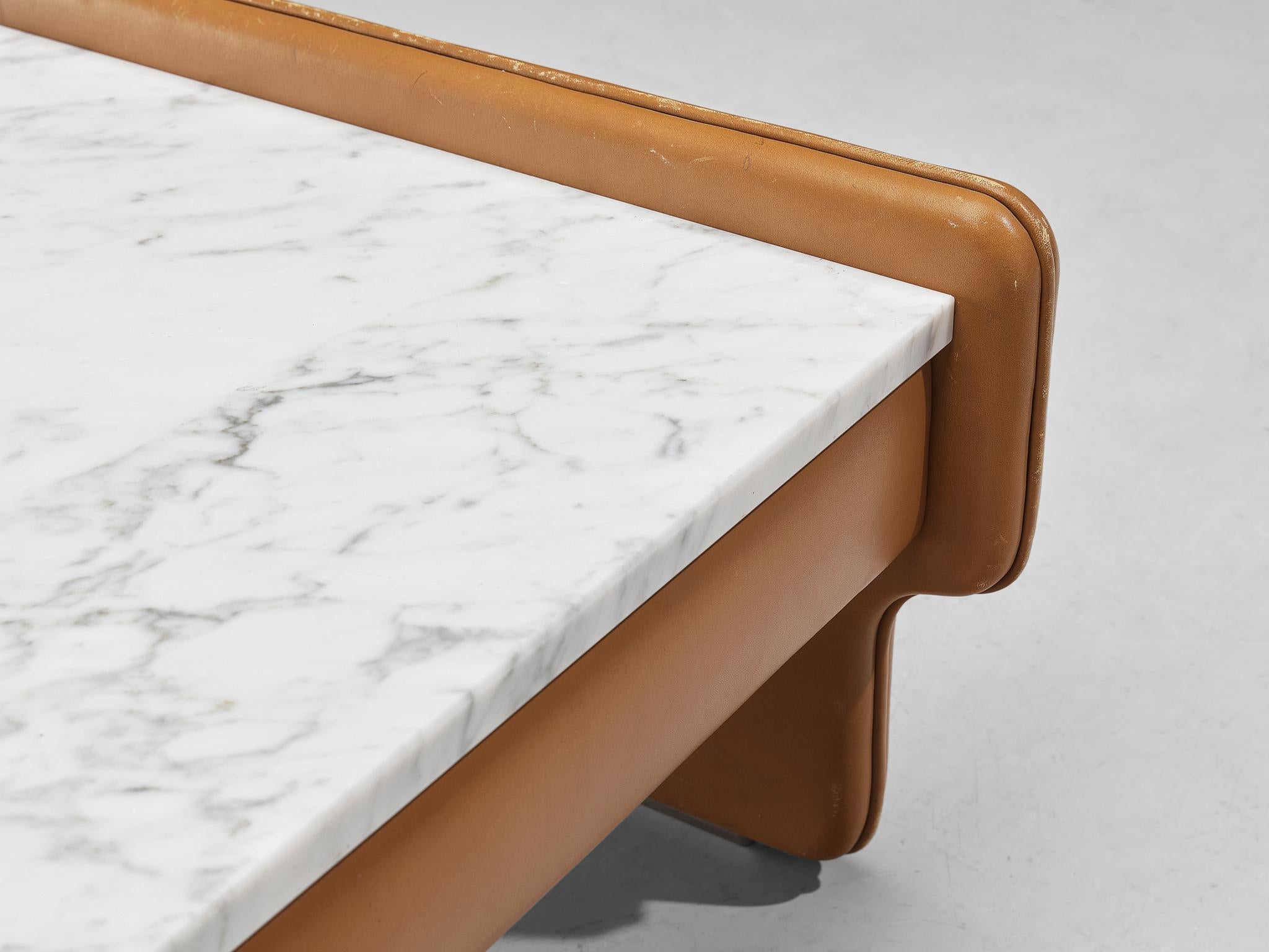 Italian Coffee Table in Cognac Leather and Carrara Marble tables Morentz