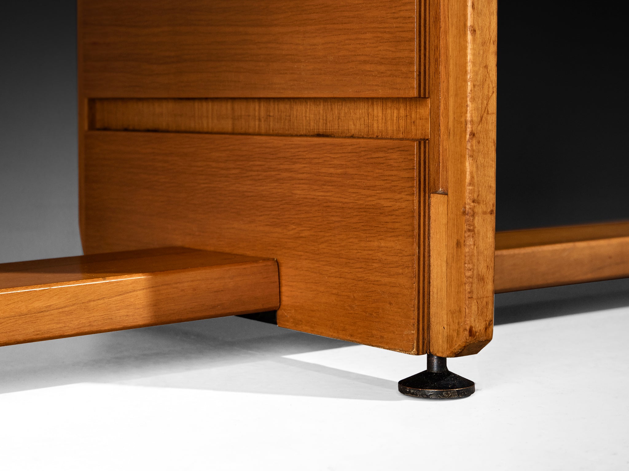 Gianfranco Frattini for Cantieri Carugati Large Library in Walnut Case pieces and storage cabinets Morentz