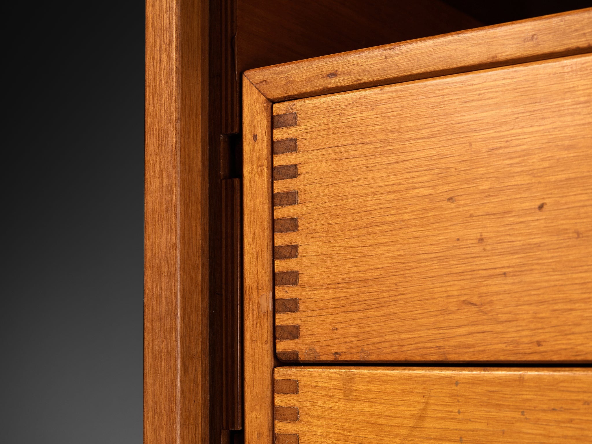 Gianfranco Frattini for Cantieri Carugati Large Library in Walnut Case pieces and storage cabinets Morentz