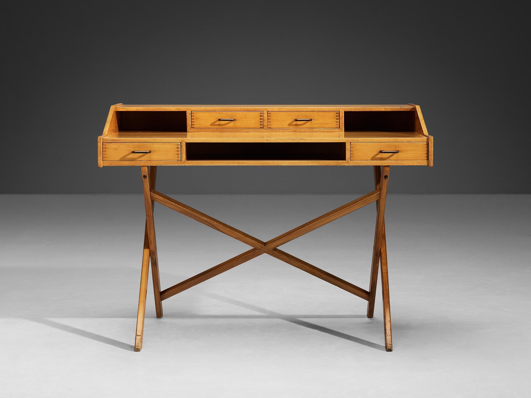 Gianfranco Frattini for Cantieri Carugati Desk in Cherry tables Morentz