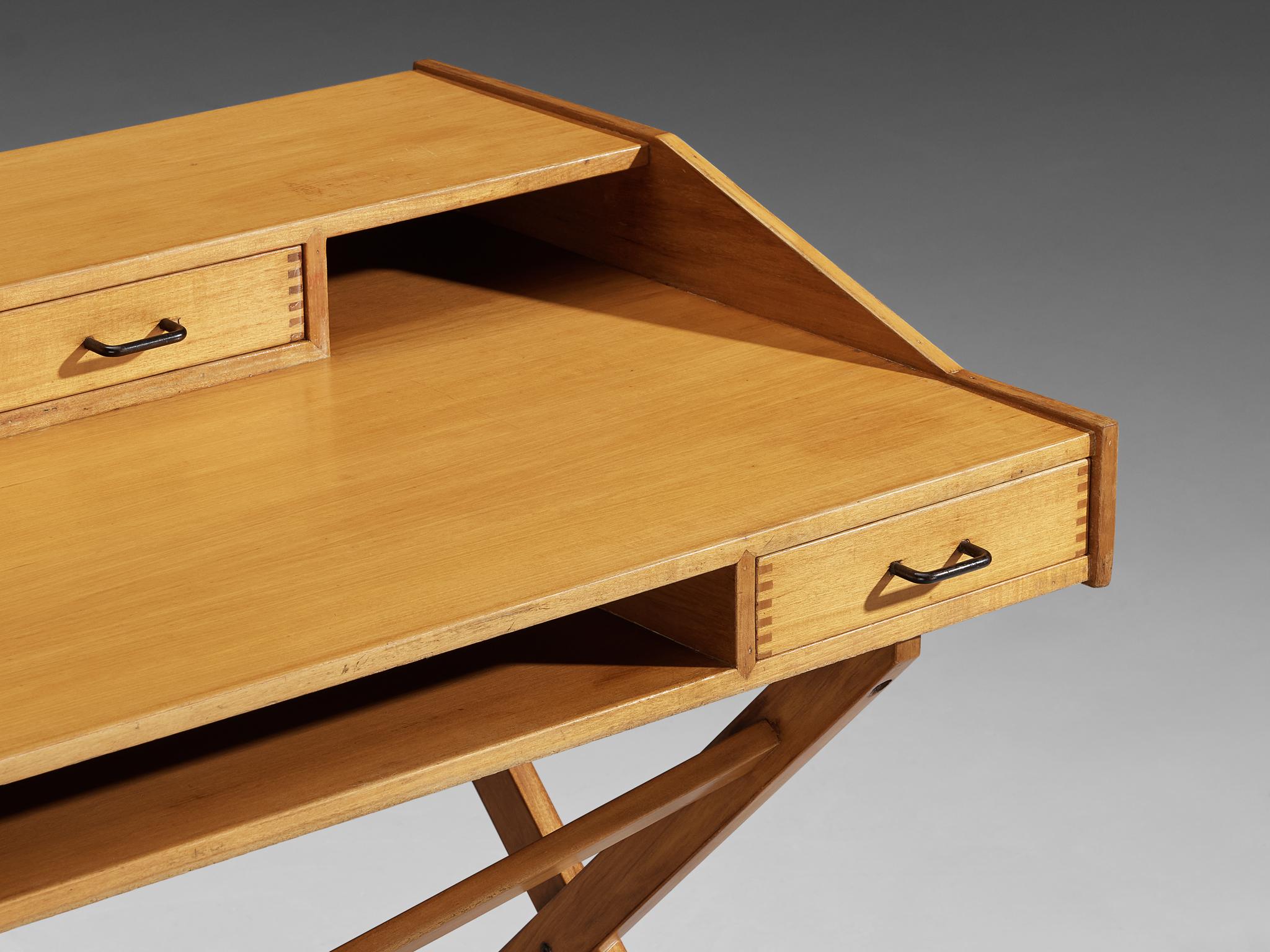Gianfranco Frattini for Cantieri Carugati Desk in Cherry tables Morentz