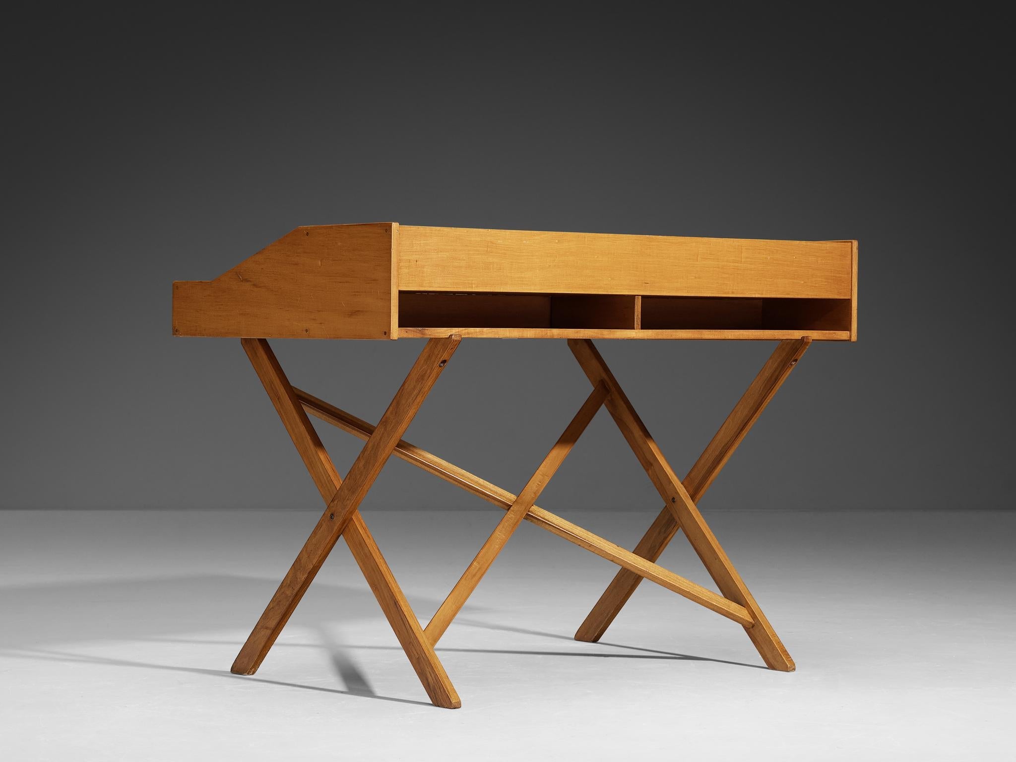 Gianfranco Frattini for Cantieri Carugati Desk in Cherry tables Morentz