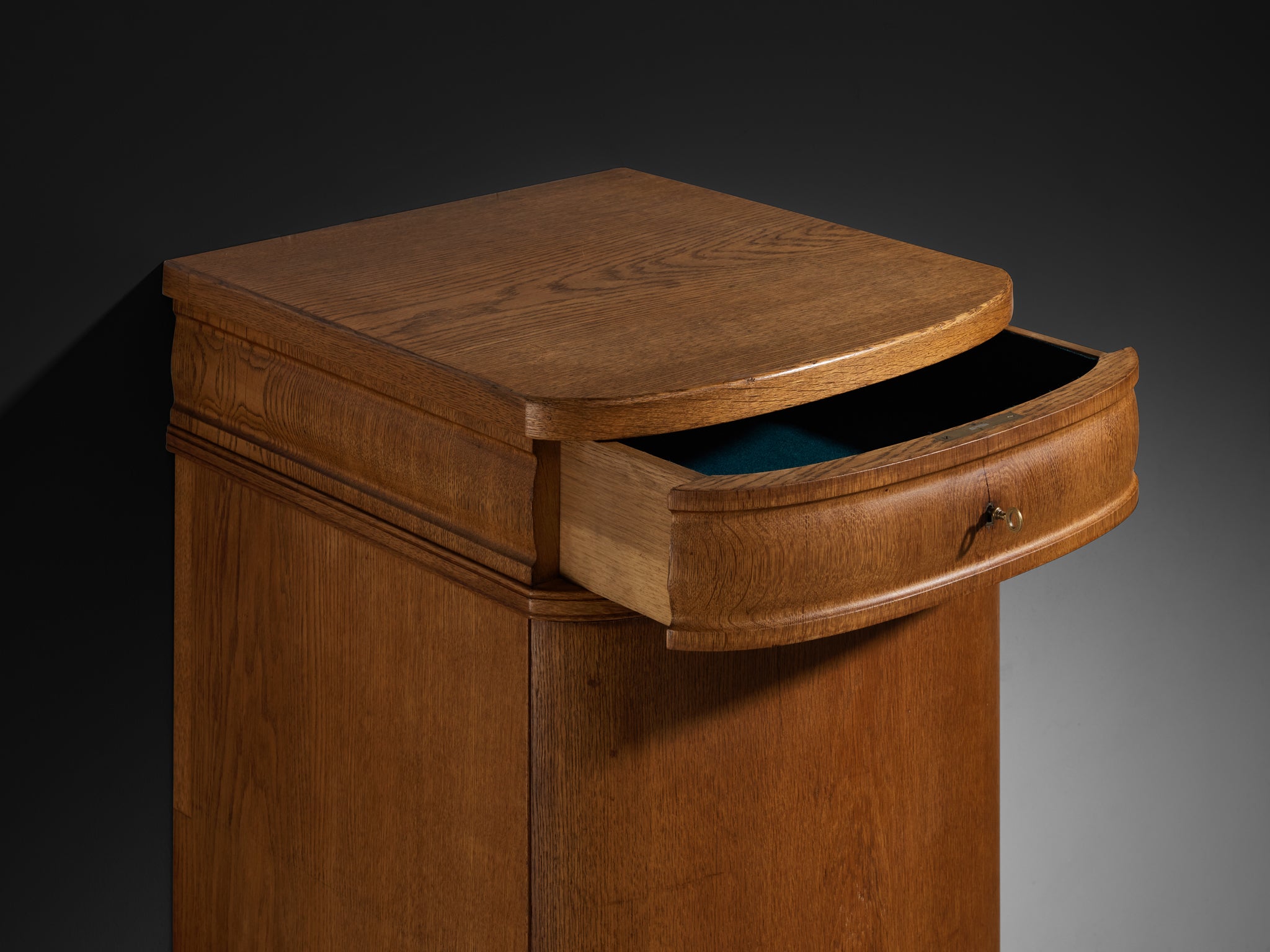 Chiffonier Cabinet in Solid Oak by Danish Cabinetmaker Case pieces and storage cabinets Morentz