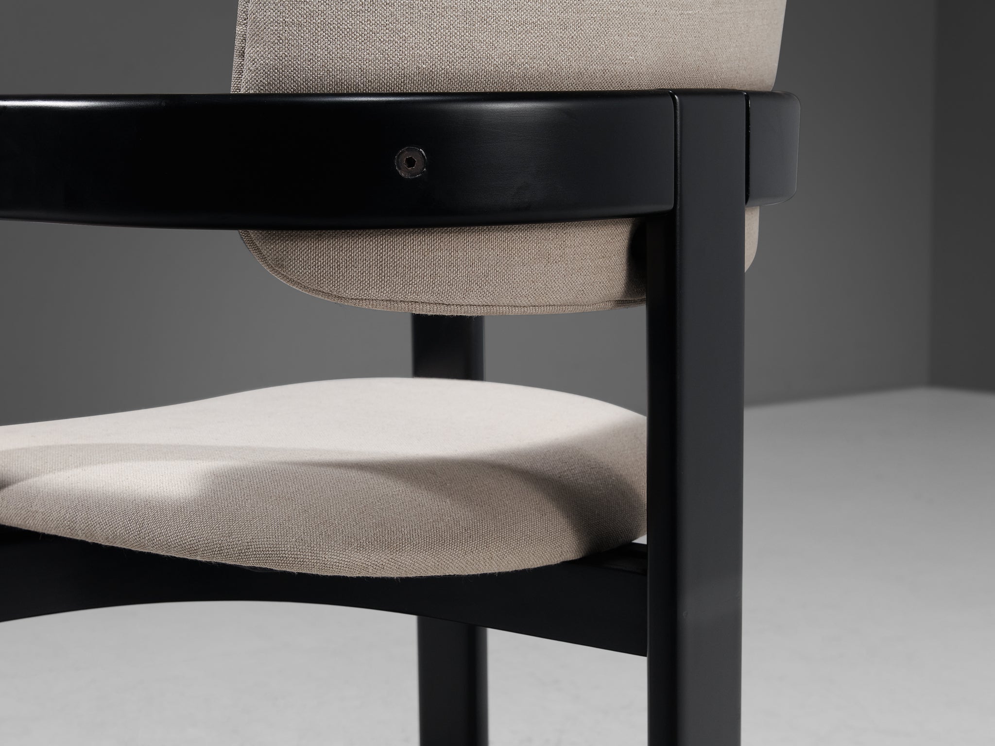 Italian Pair of Dining Chairs in Off-White Upholstery and Black Frame seating Morentz