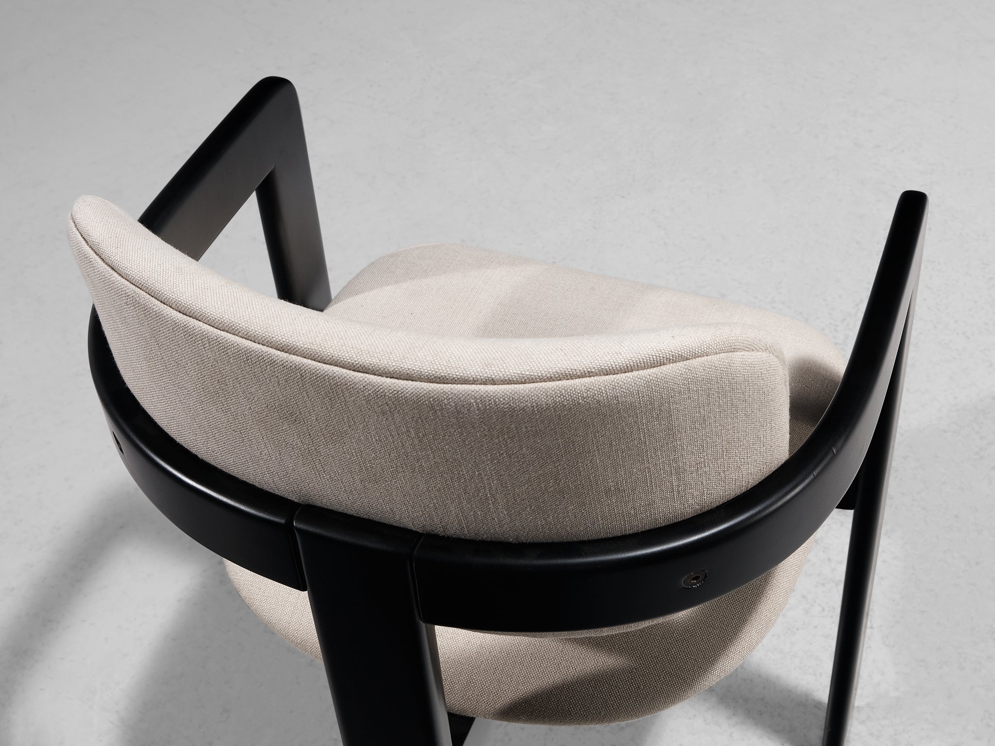 Italian Pair of Dining Chairs in Off-White Upholstery and Black Frame seating Morentz