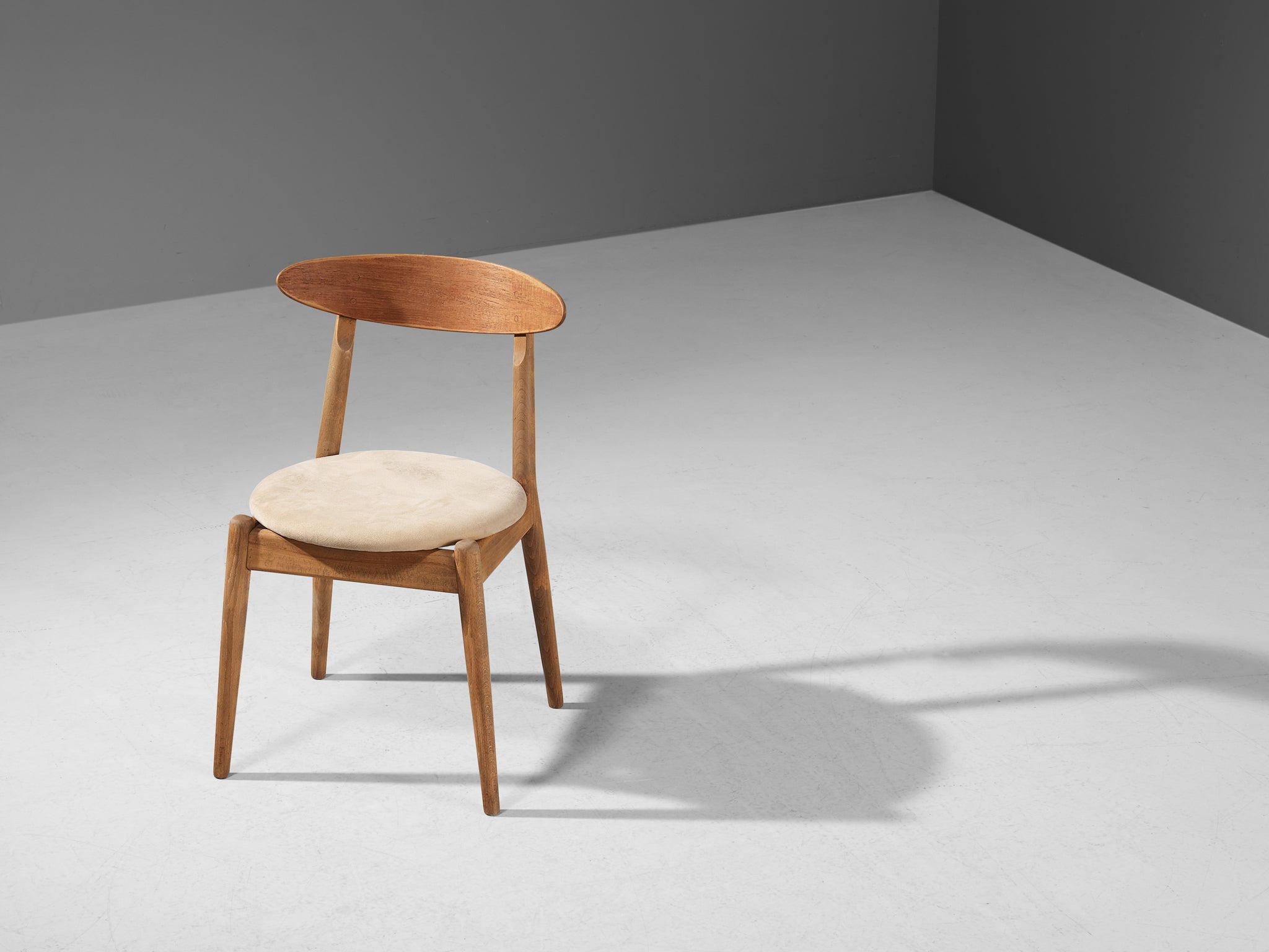 Jørgen Bo and Vilhelm Wohlert ‘Louisiana’ Dining Chair in Oak and Suede seating Morentz