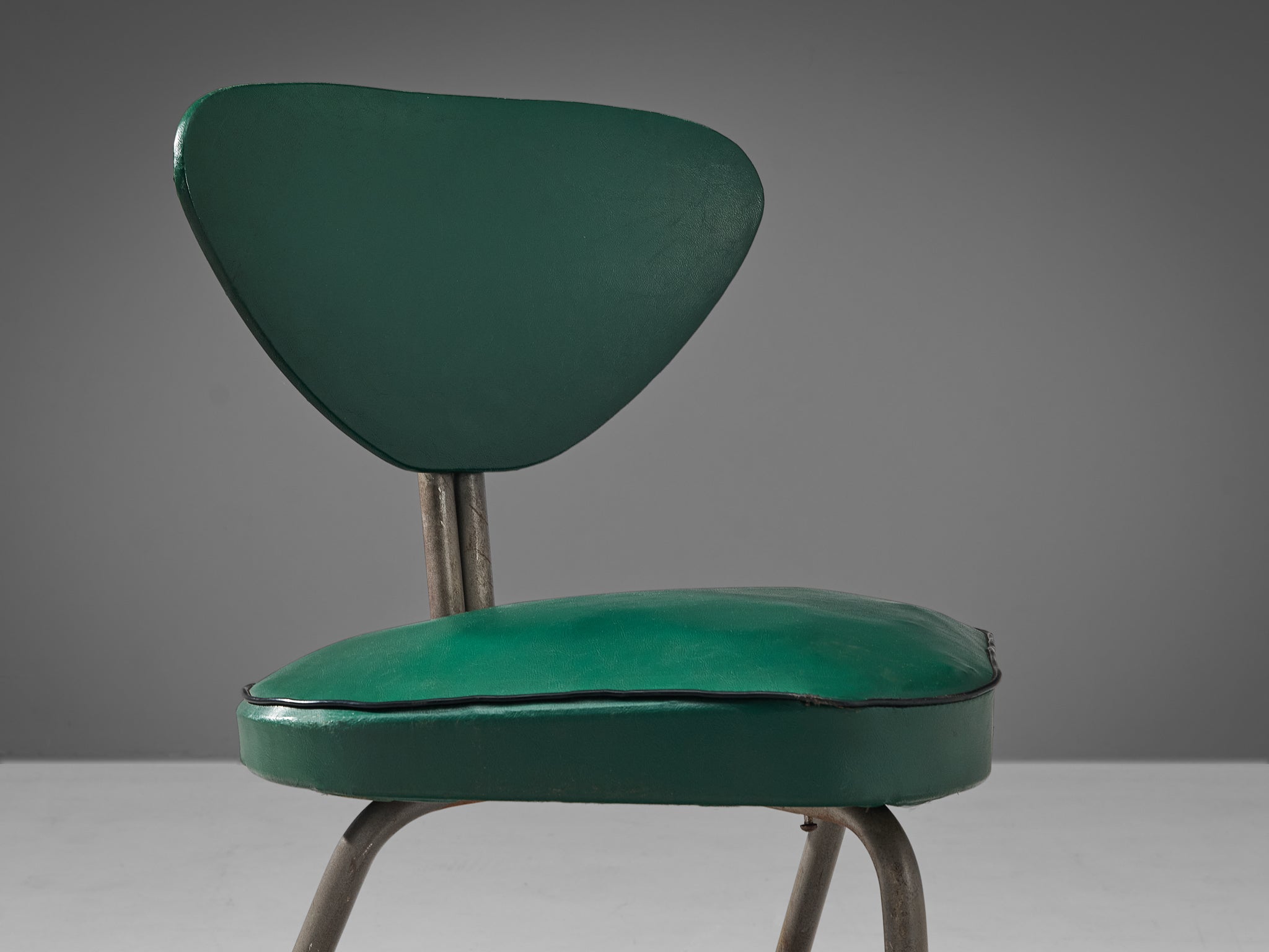 Pair of Tripod Chairs in Steel and Green Leatherette seating Morentz