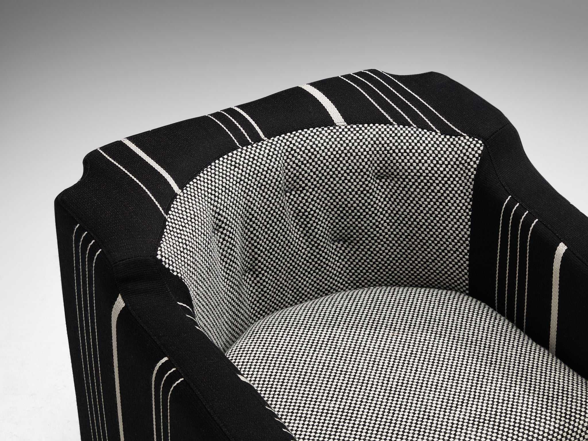 1950s Mid-Century Modern Pair of Italian Club Chairs in Black White Fabric Seating Morentz