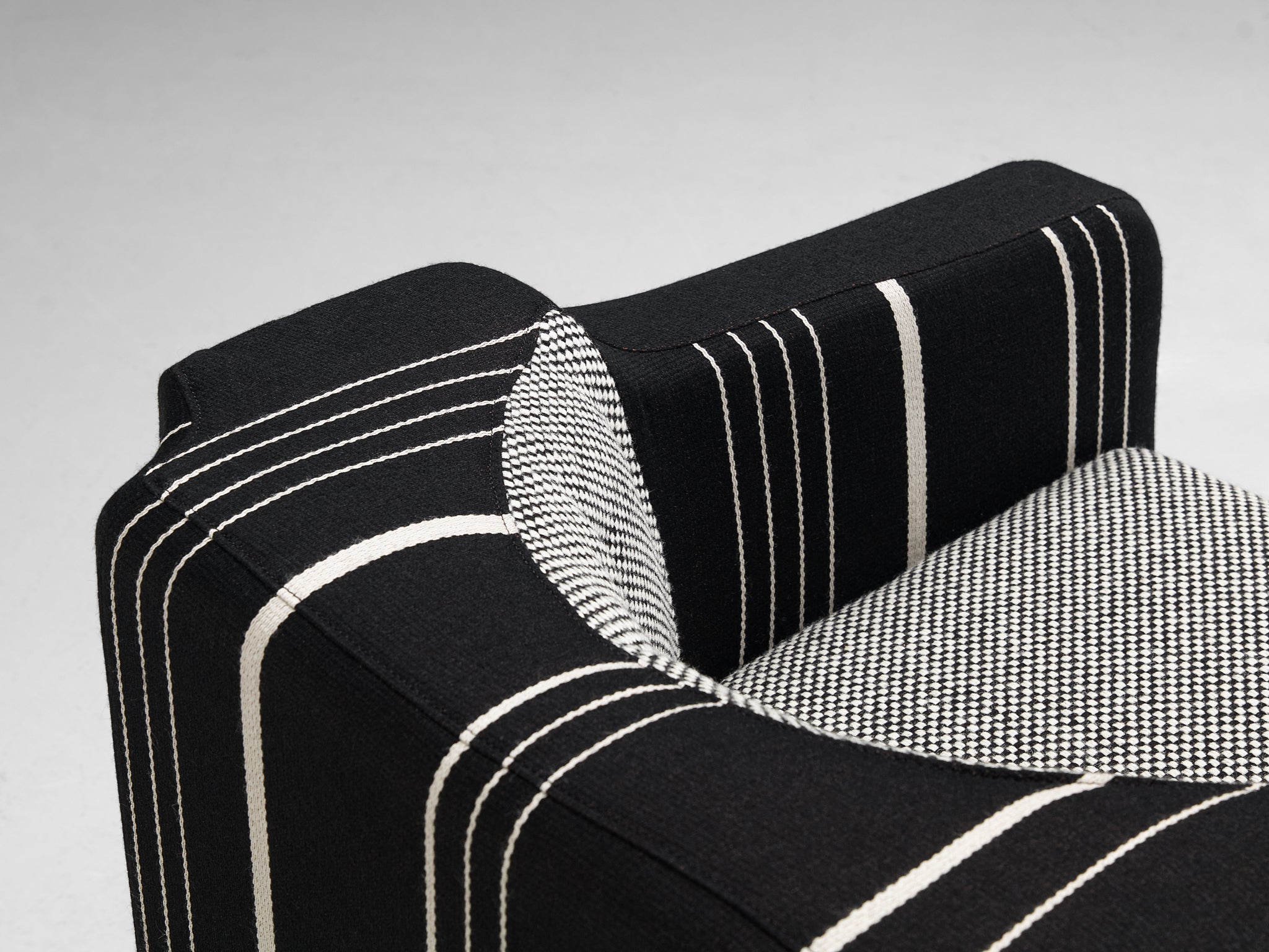 1950s Mid-Century Modern Pair of Italian Club Chairs in Black White Fabric Seating Morentz