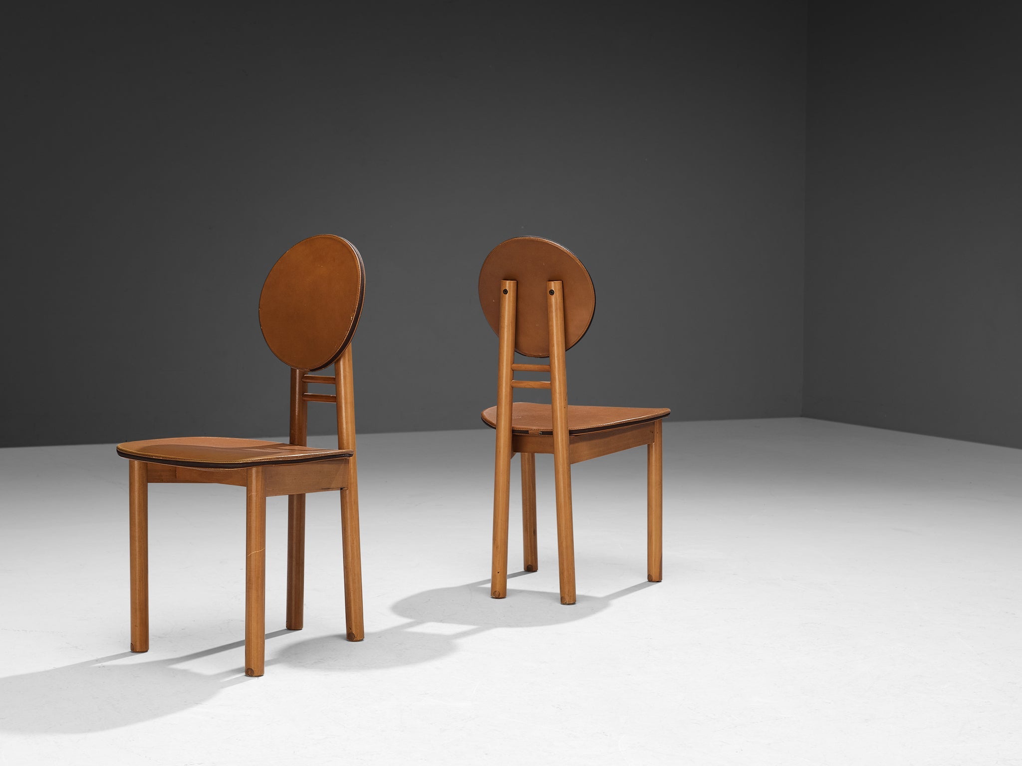 Rare Mobil Girgi Set of Five Dining Chairs in Walnut and Leather seating Morentz