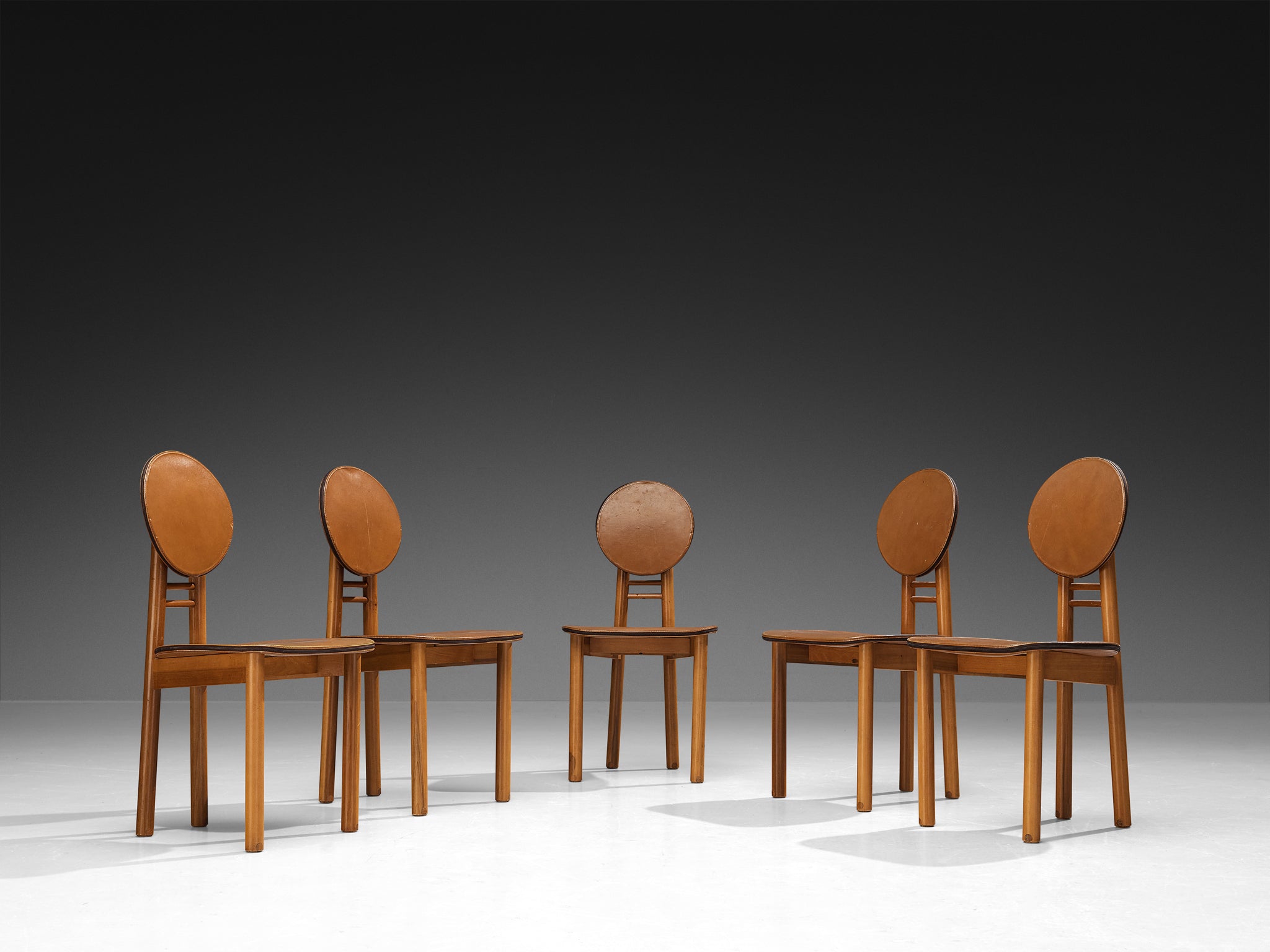 Rare Mobil Girgi Set of Five Dining Chairs in Walnut and Cognac Brown Leather Seating Morentz