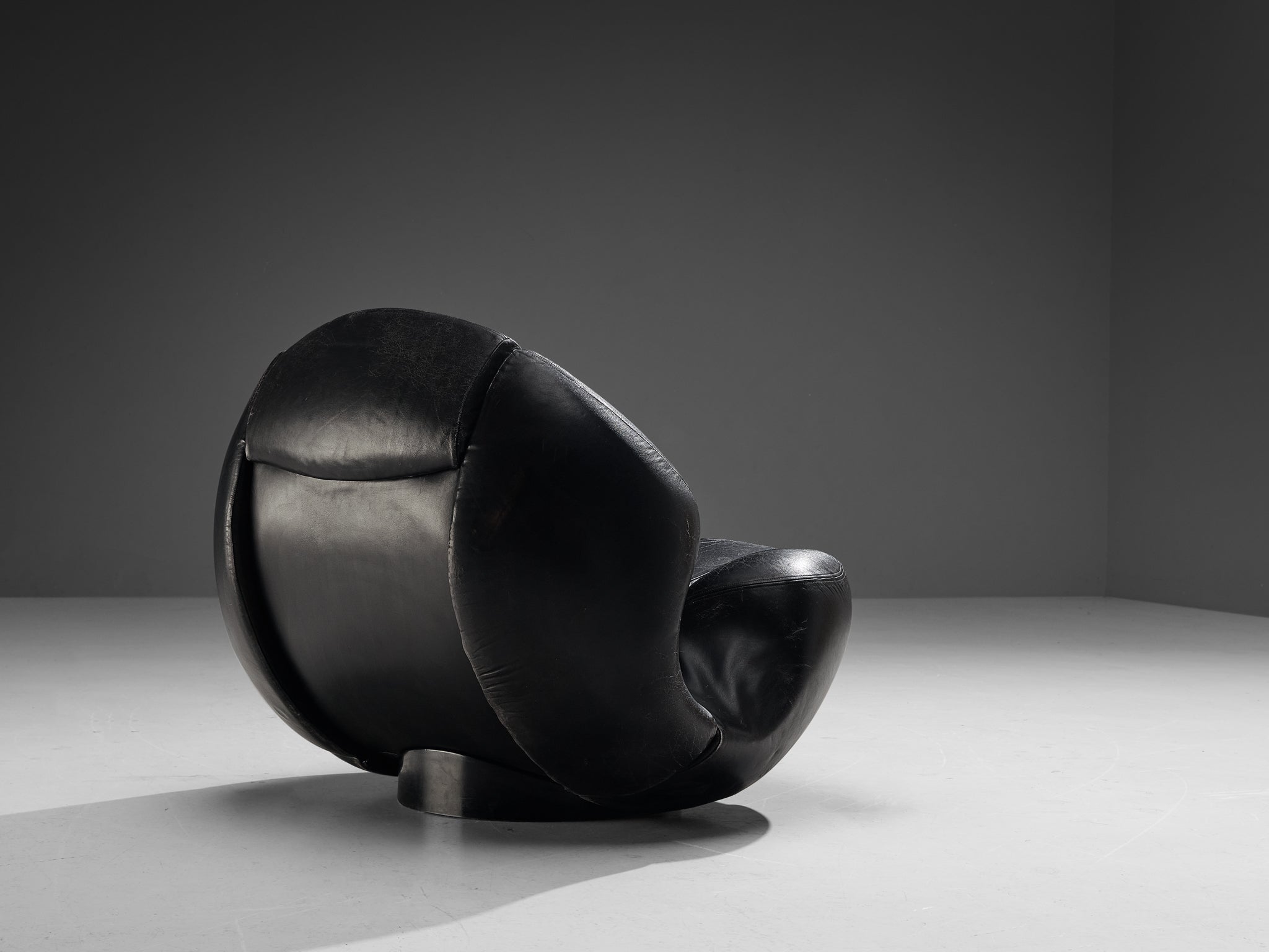 Mario Marenco for Comfortline 'Nova' Lounge Chair in Black Leather seating Morentz