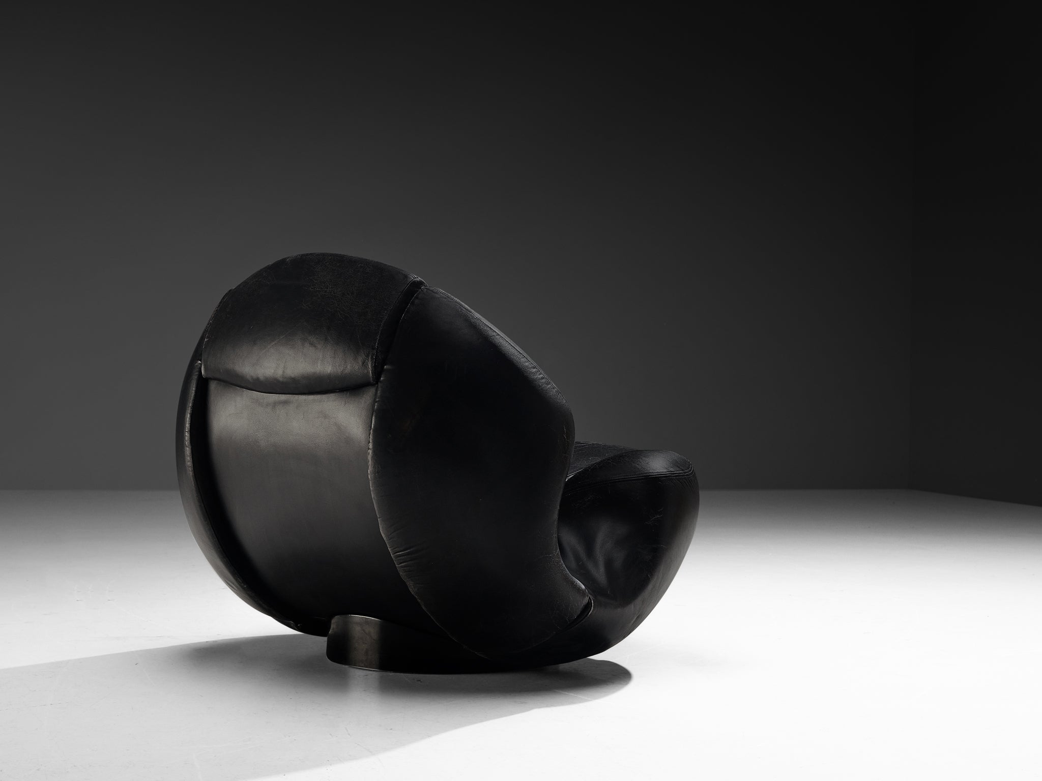 Mario Marenco for Comfortline 'Nova' Lounge Chair in Black Leather Seating Morentz