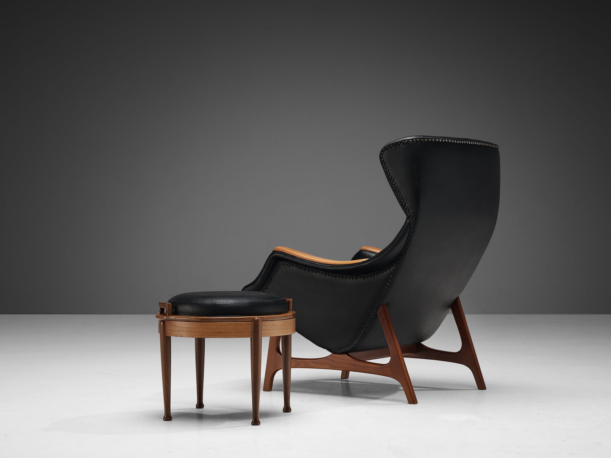 B.J. Hansen Lounge Chair in Teak and Black Upholstery seating Morentz
