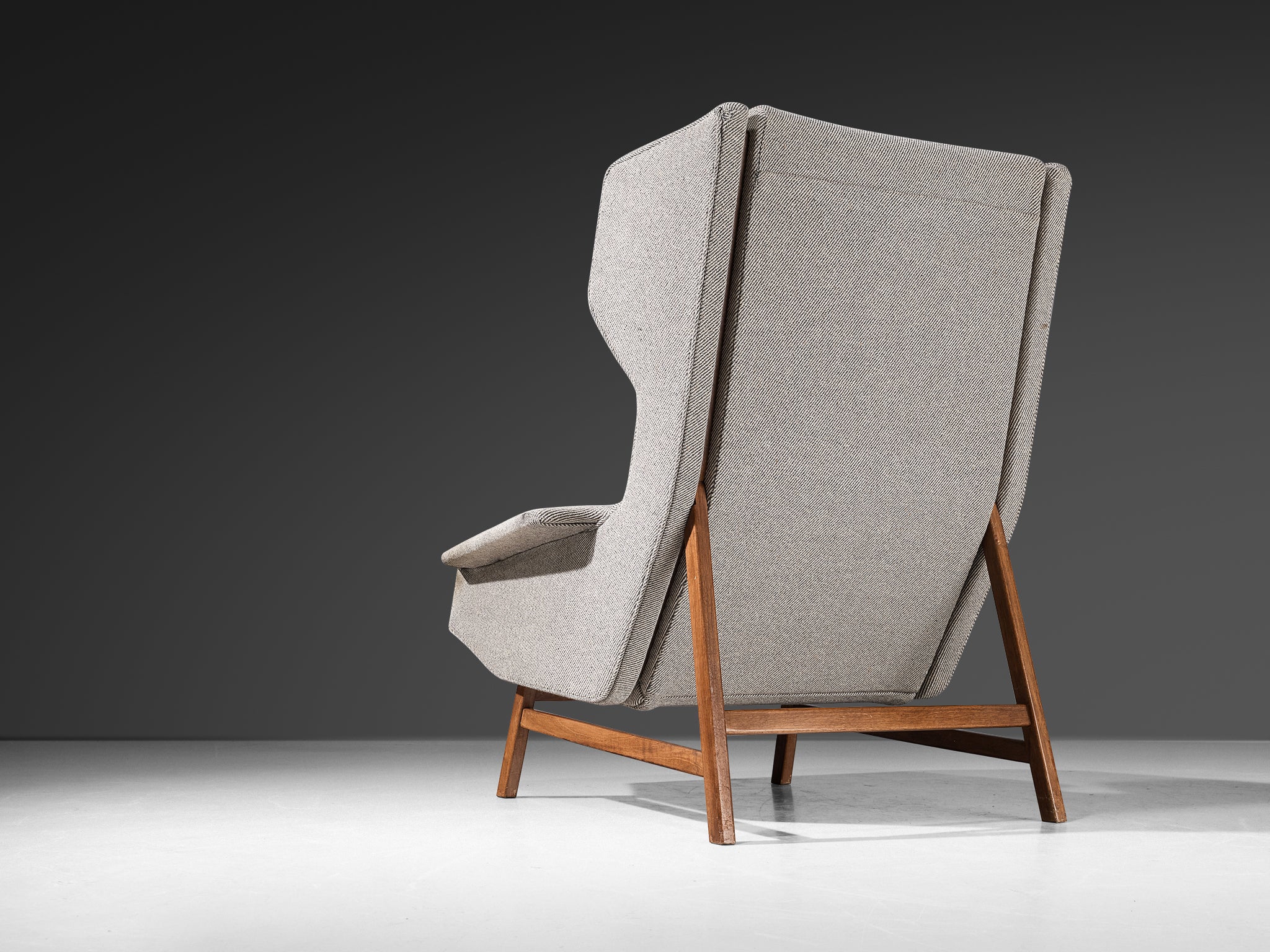 Gianfranco Frattini for Cassina Lounge Chair in Grey Wool and Walnut Seating Morentz