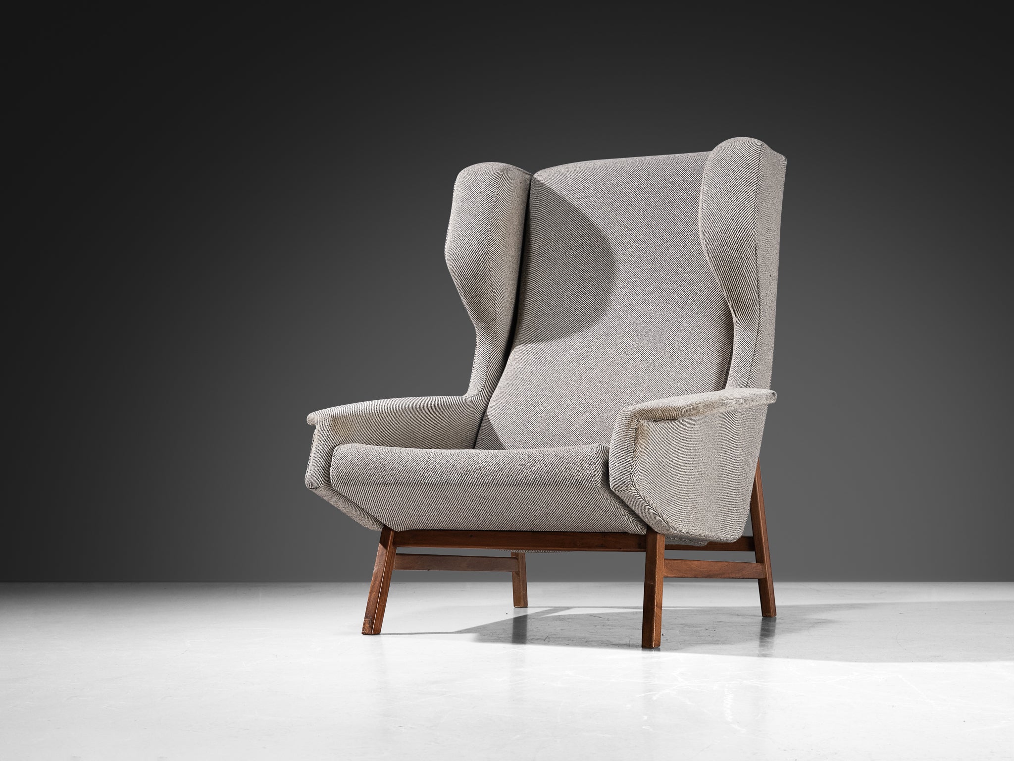Gianfranco Frattini for Cassina Lounge Chair in Grey Wool and Walnut Seating Morentz
