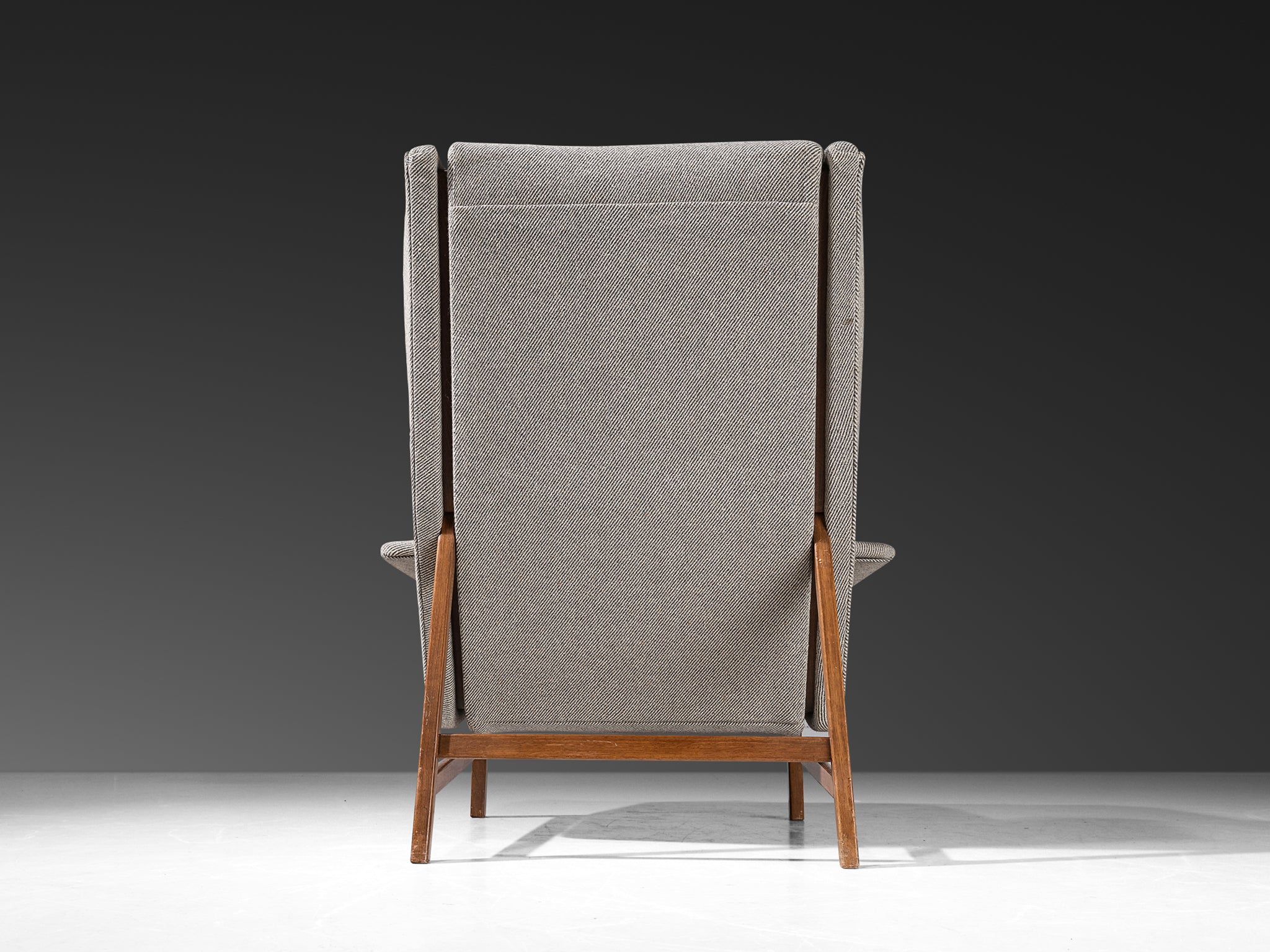 Gianfranco Frattini for Cassina Lounge Chair in Grey Wool and Walnut Seating Morentz