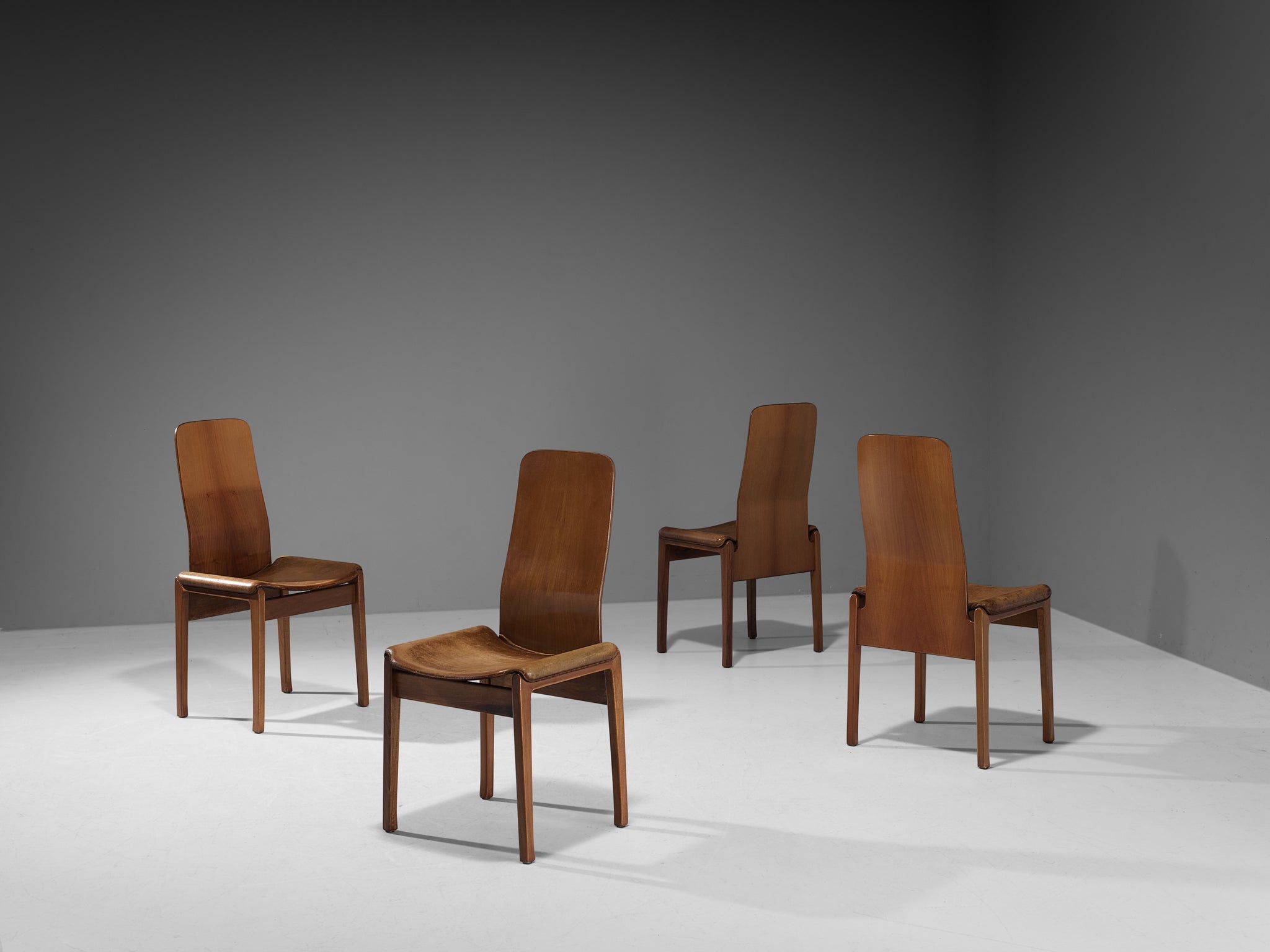 Tito Agnoli for Molteni Set of Four 'Fiorenza' Dining Chairs in Leather & Walnut seating Morentz