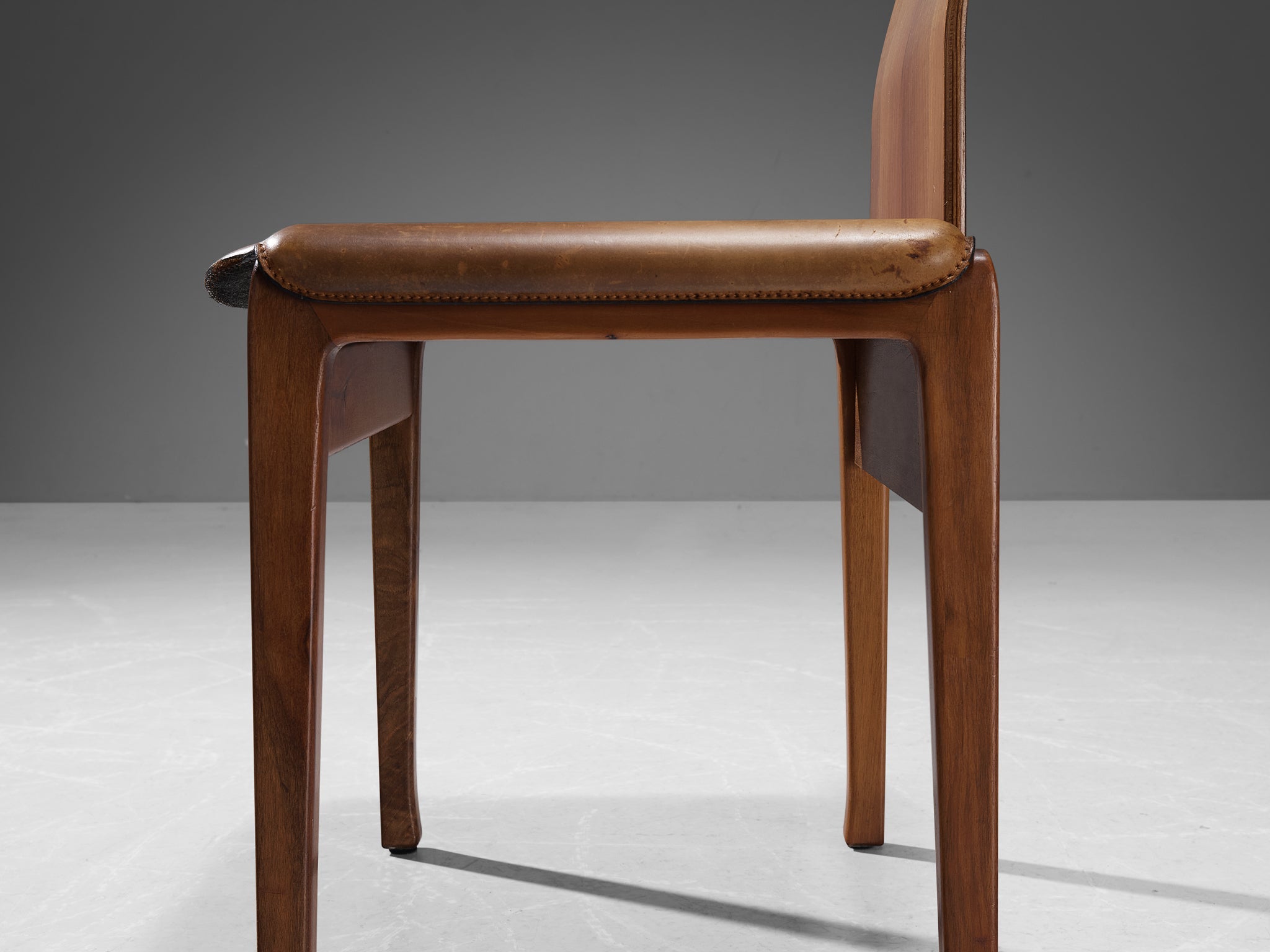 Tito Agnoli for Molteni Set of Four 'Fiorenza' Dining Chairs in Leather & Walnut seating Morentz