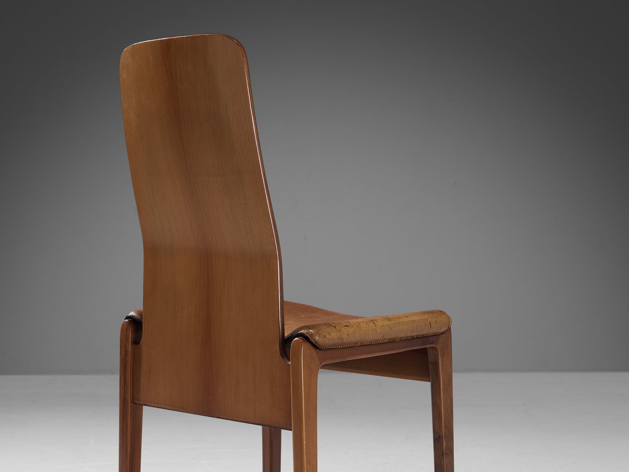 Tito Agnoli for Molteni Set of Four 'Fiorenza' Dining Chairs in Leather & Walnut seating Morentz
