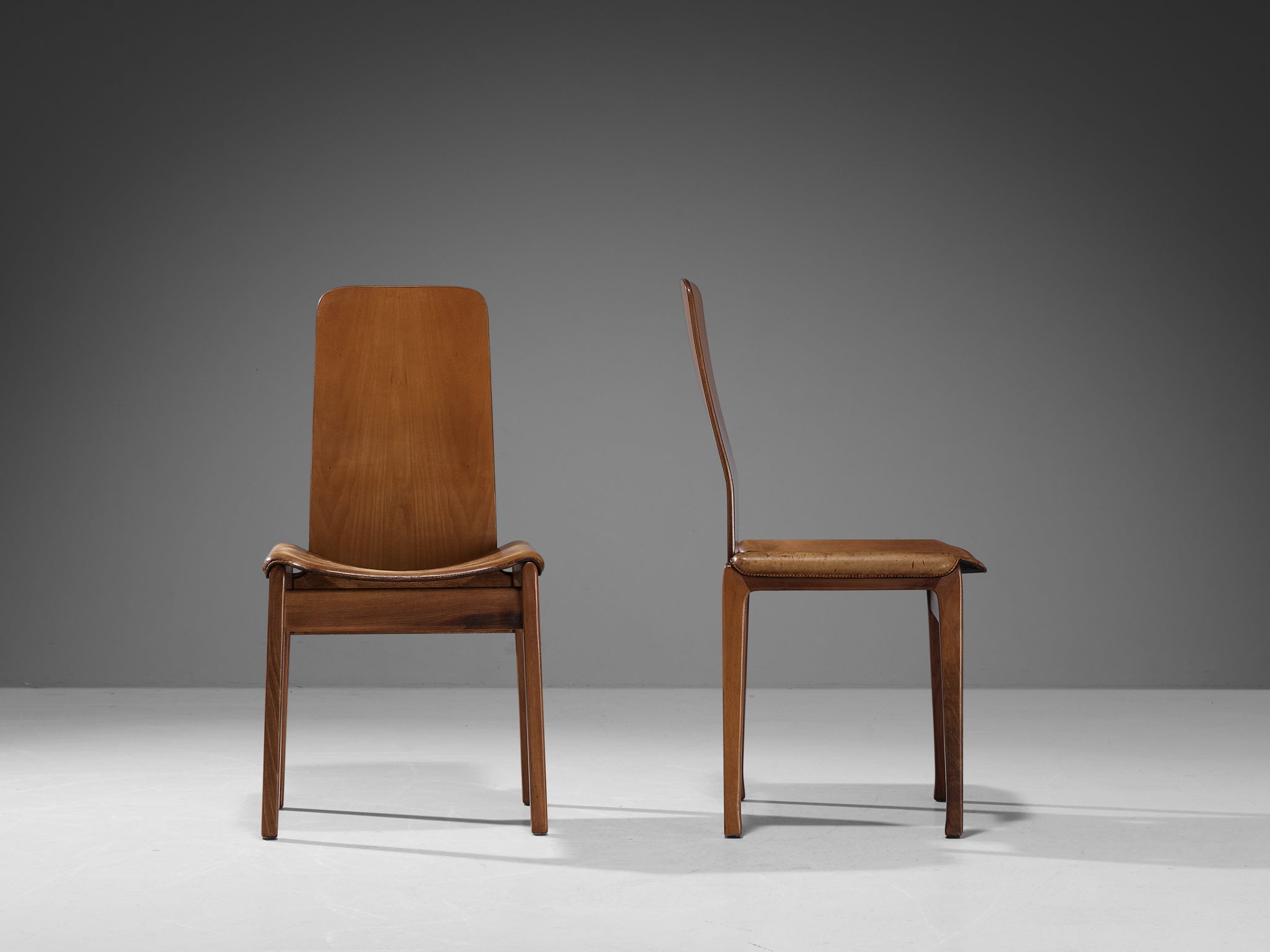 Tito Agnoli for Molteni Set of Four 'Fiorenza' Dining Chairs in Leather & Walnut seating Morentz
