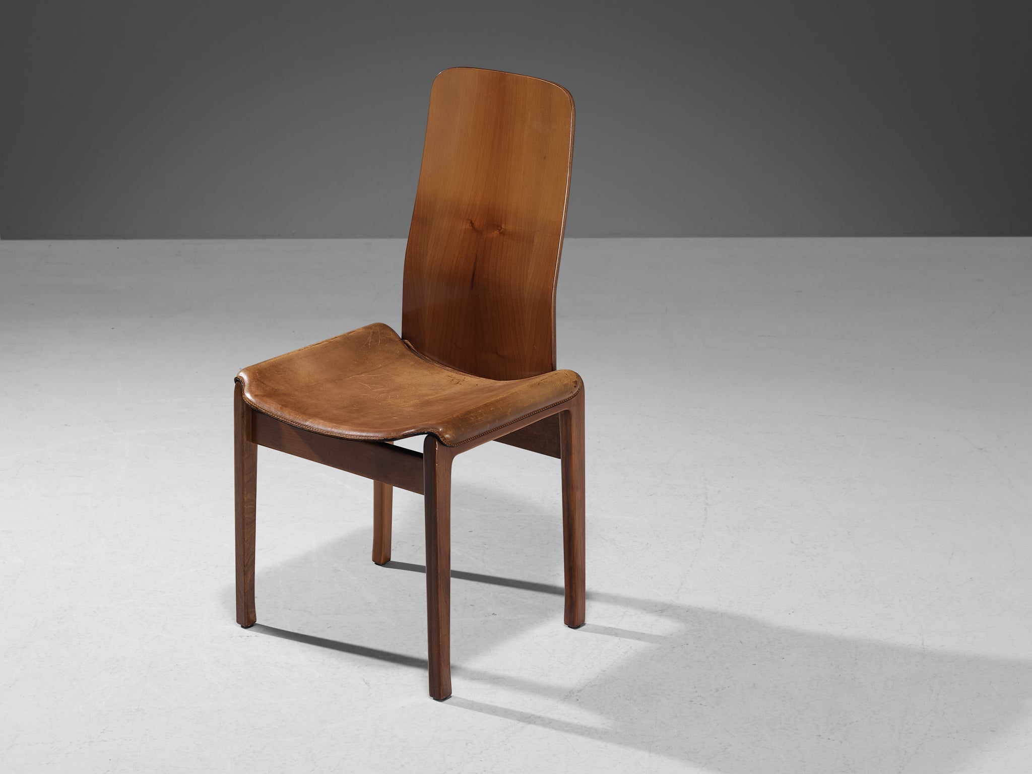Tito Agnoli for Molteni Set of Four 'Fiorenza' Dining Chairs in Leather & Walnut seating Morentz