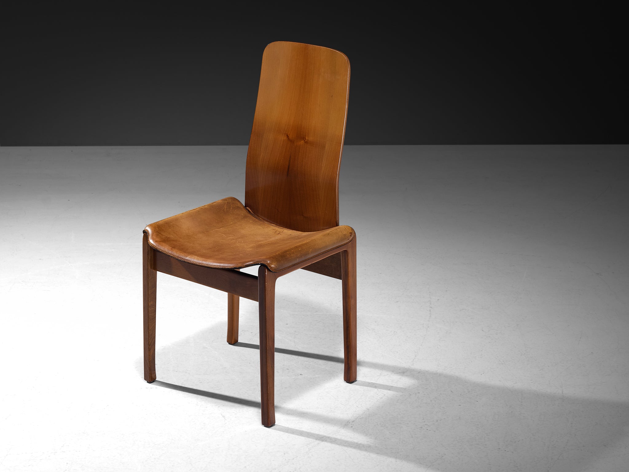 Tito Agnoli for Molteni Set of Four 'Fiorenza' Dining Chairs in Leather & Walnut Seating Morentz