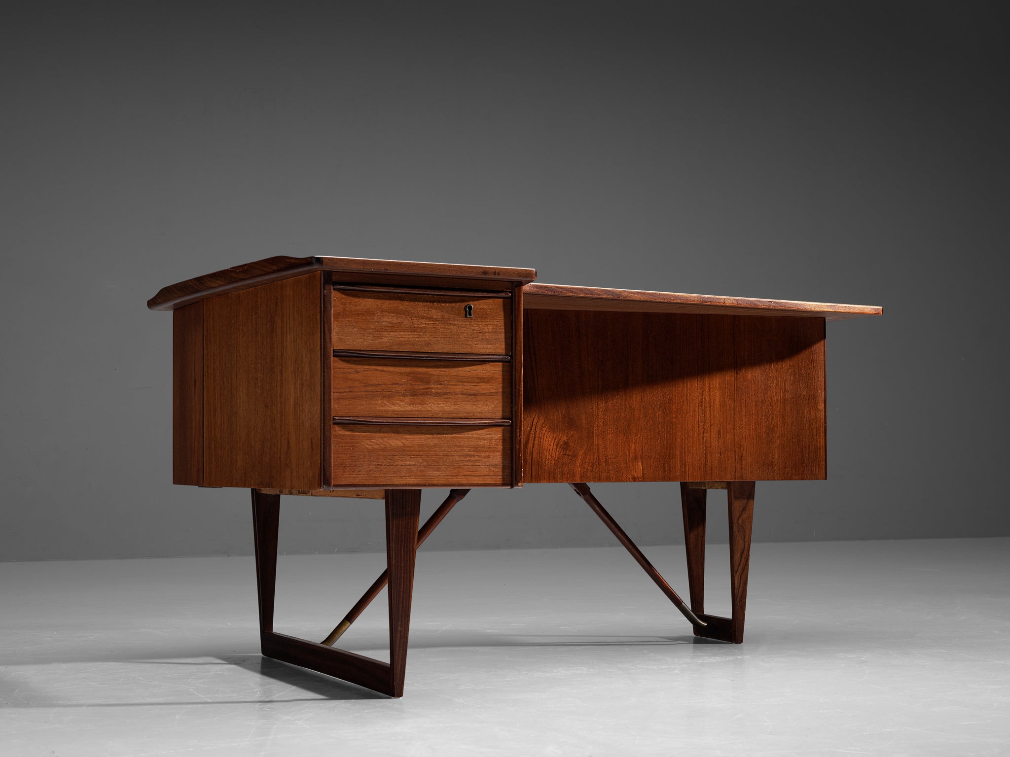 Peter Løvig Nielsen for Hedensted Møbelfabrik 'Boomerang' Desk in Teak Tables Morentz