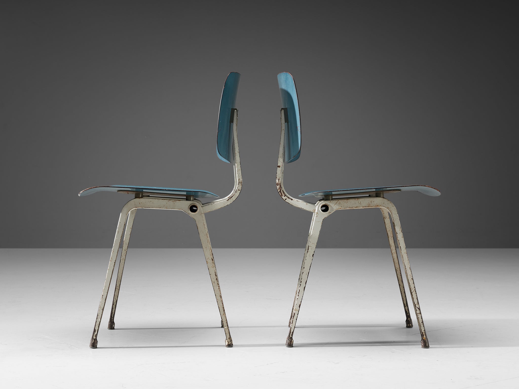 Friso Kramer Set of Eight 'Revolt' Dining Chairs in Metal and Blue Plywood seating Morentz