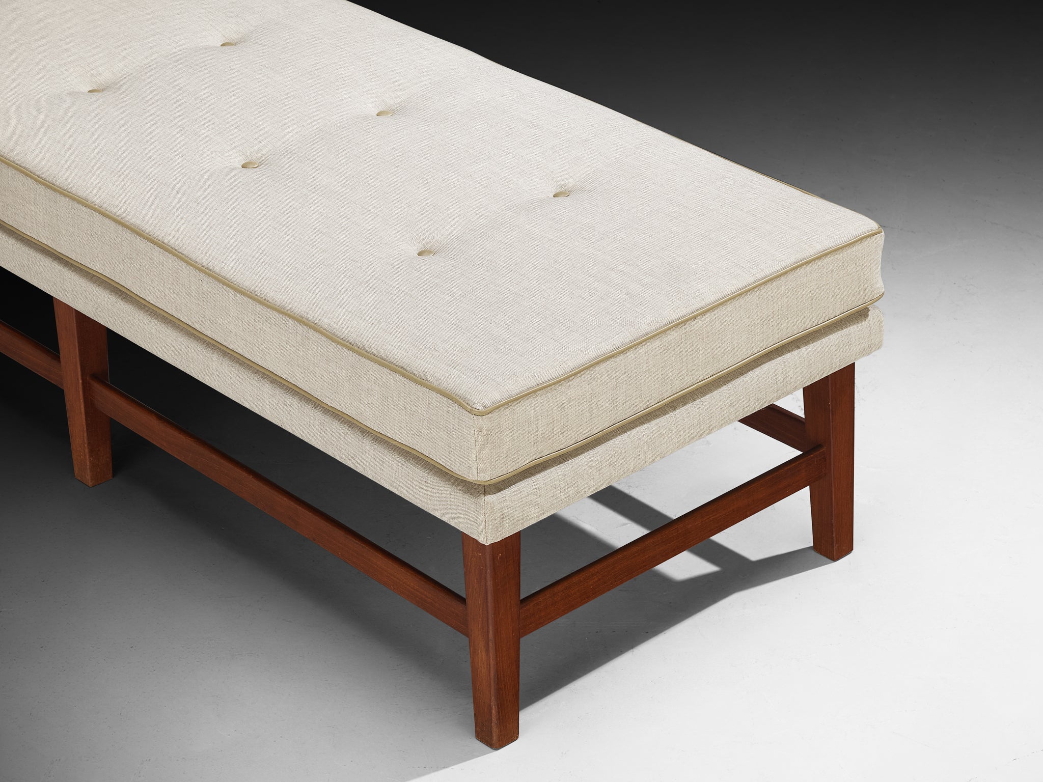 Mid-Century Modern Daybed in Mahogany Seating Morentz