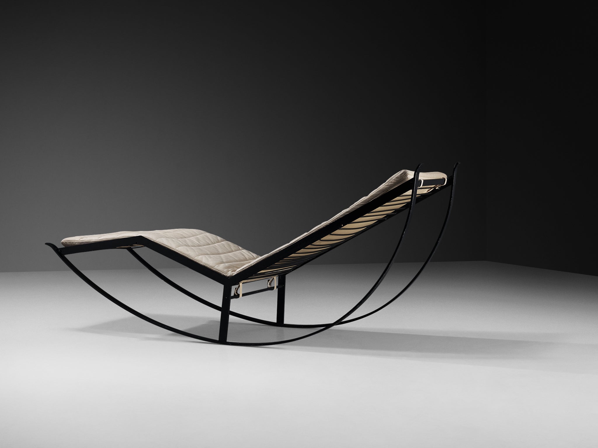 1960s French Geometric Rocking Chair in Black Steel and Off-White Leather Seating Morentz