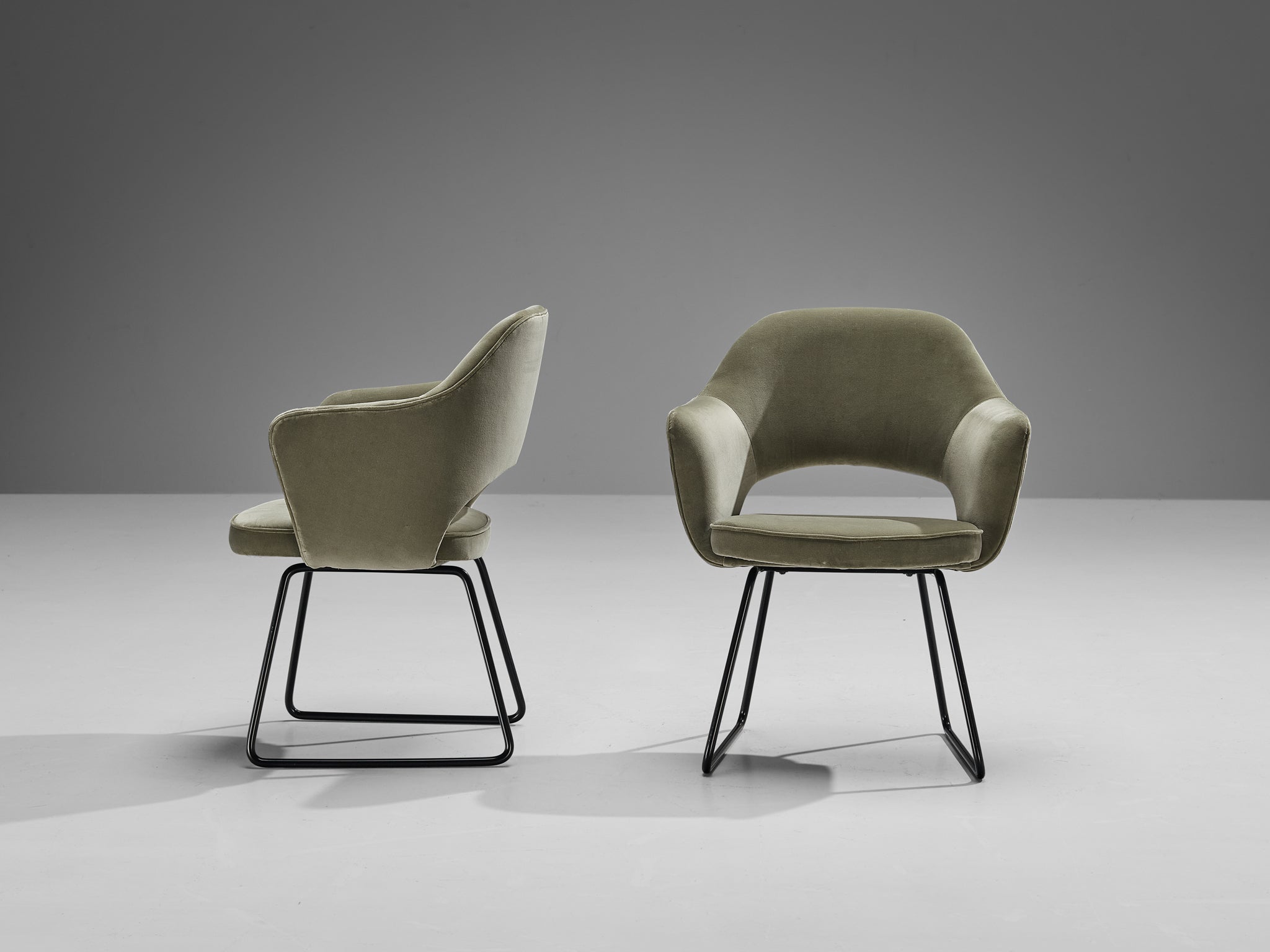 Eero Saarinen Limited Edition ‘Conference’ Armchairs of UNESCO Paris seating Morentz
